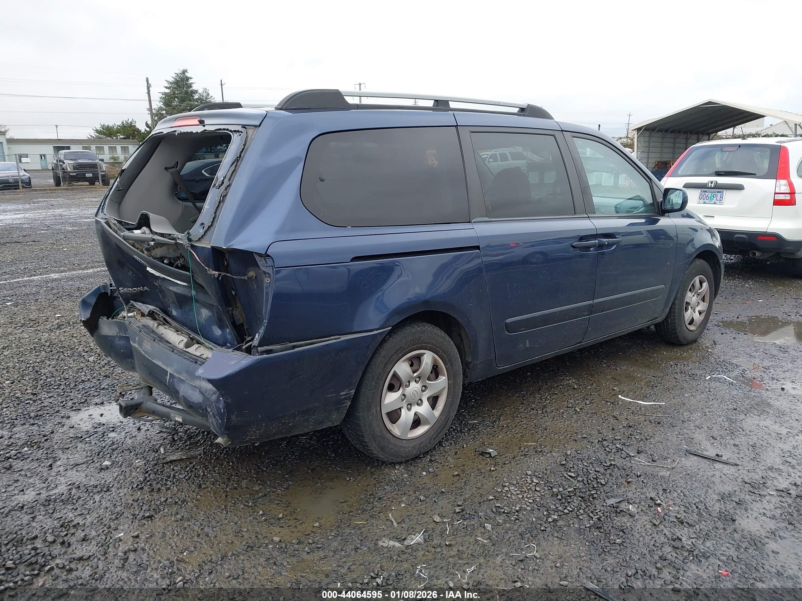 KIA SEDONA image 4