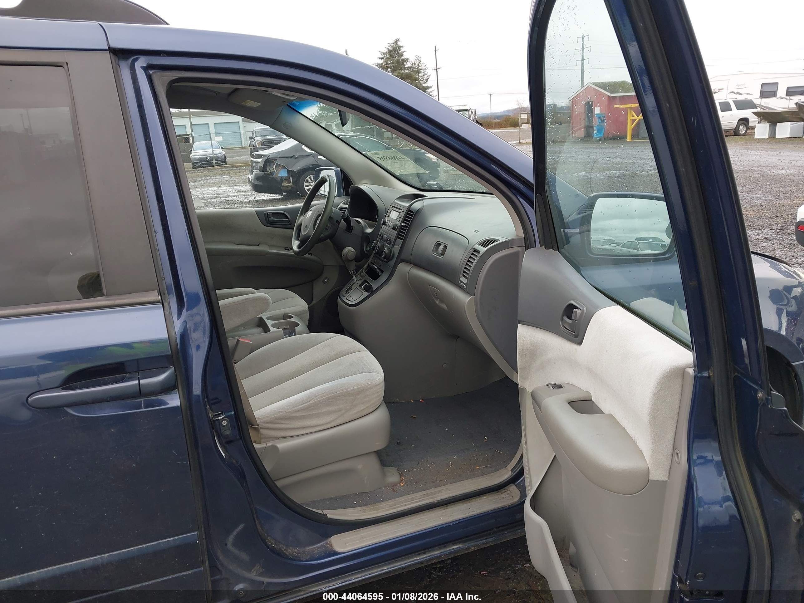 KIA SEDONA image 5