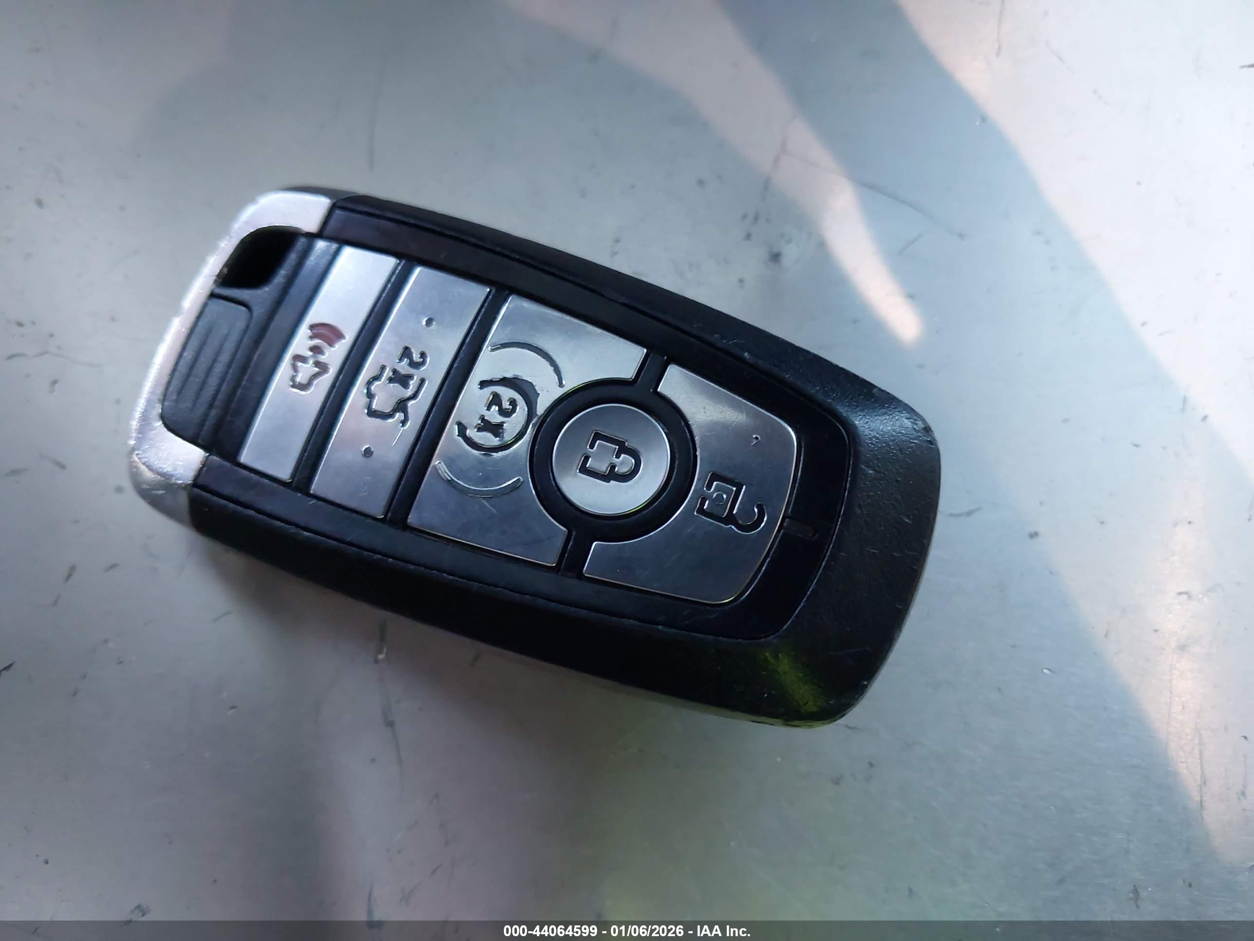 FORD FUSION image 11