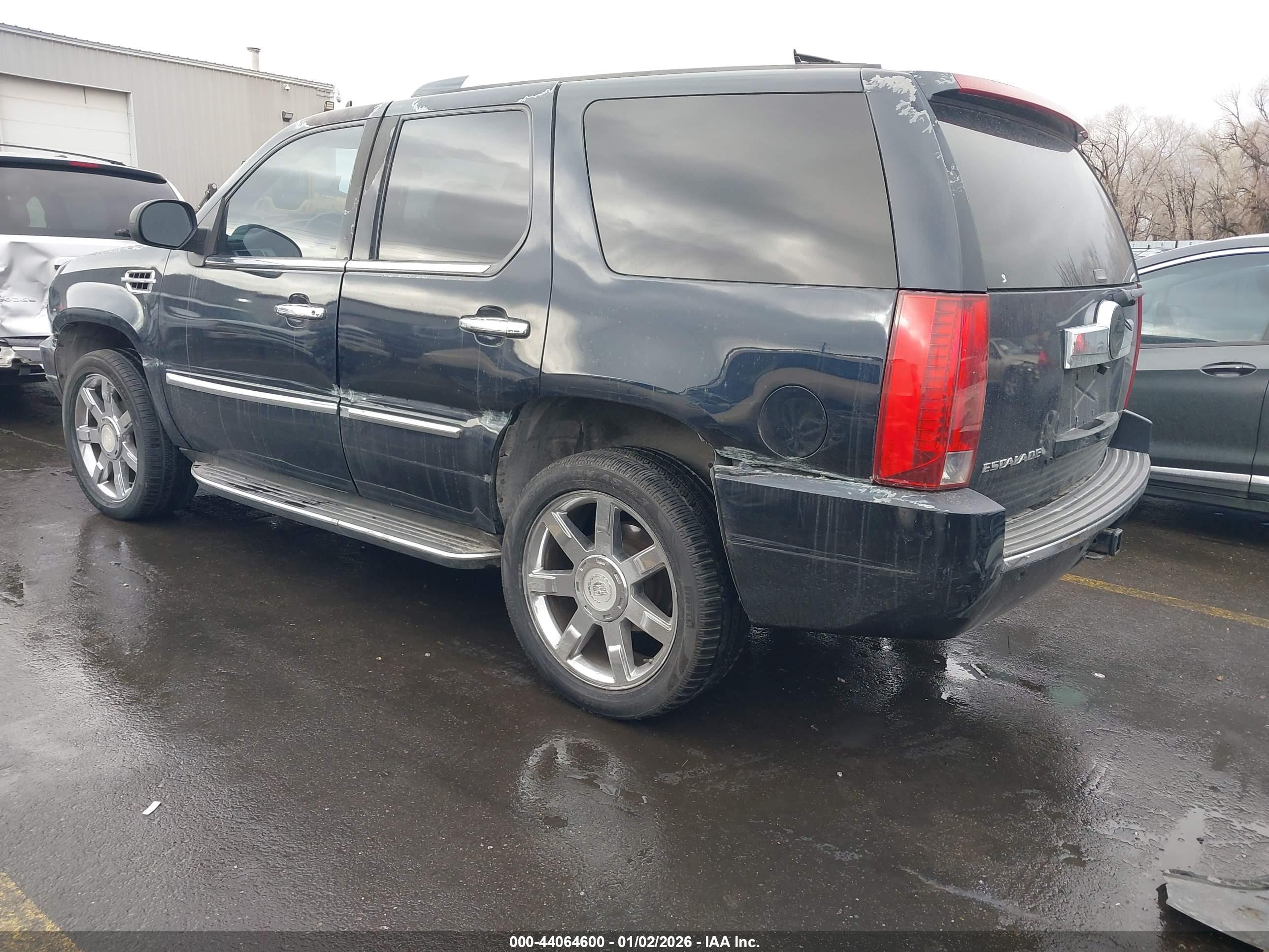 CADILLAC ESCALADE image 3