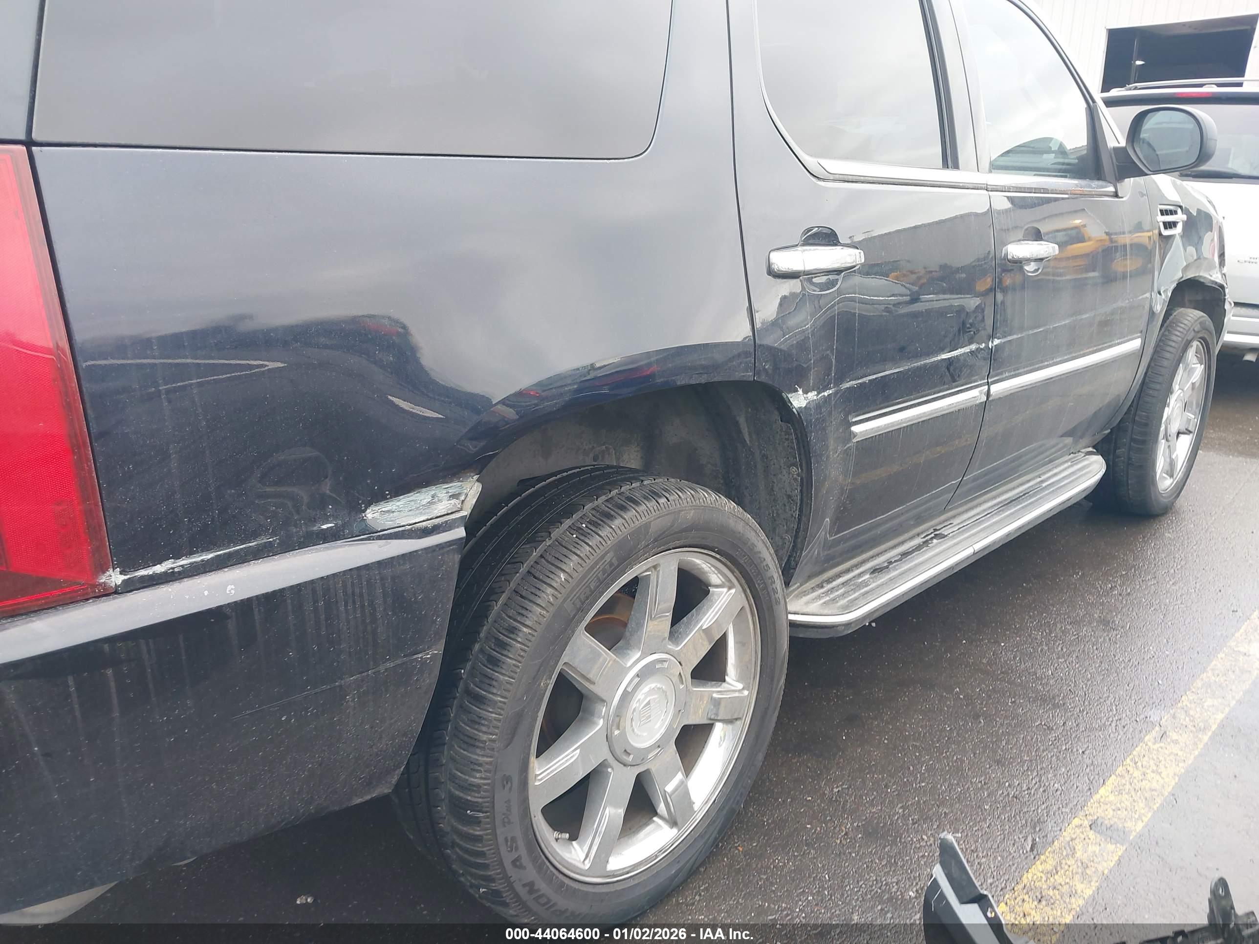 CADILLAC ESCALADE image 6