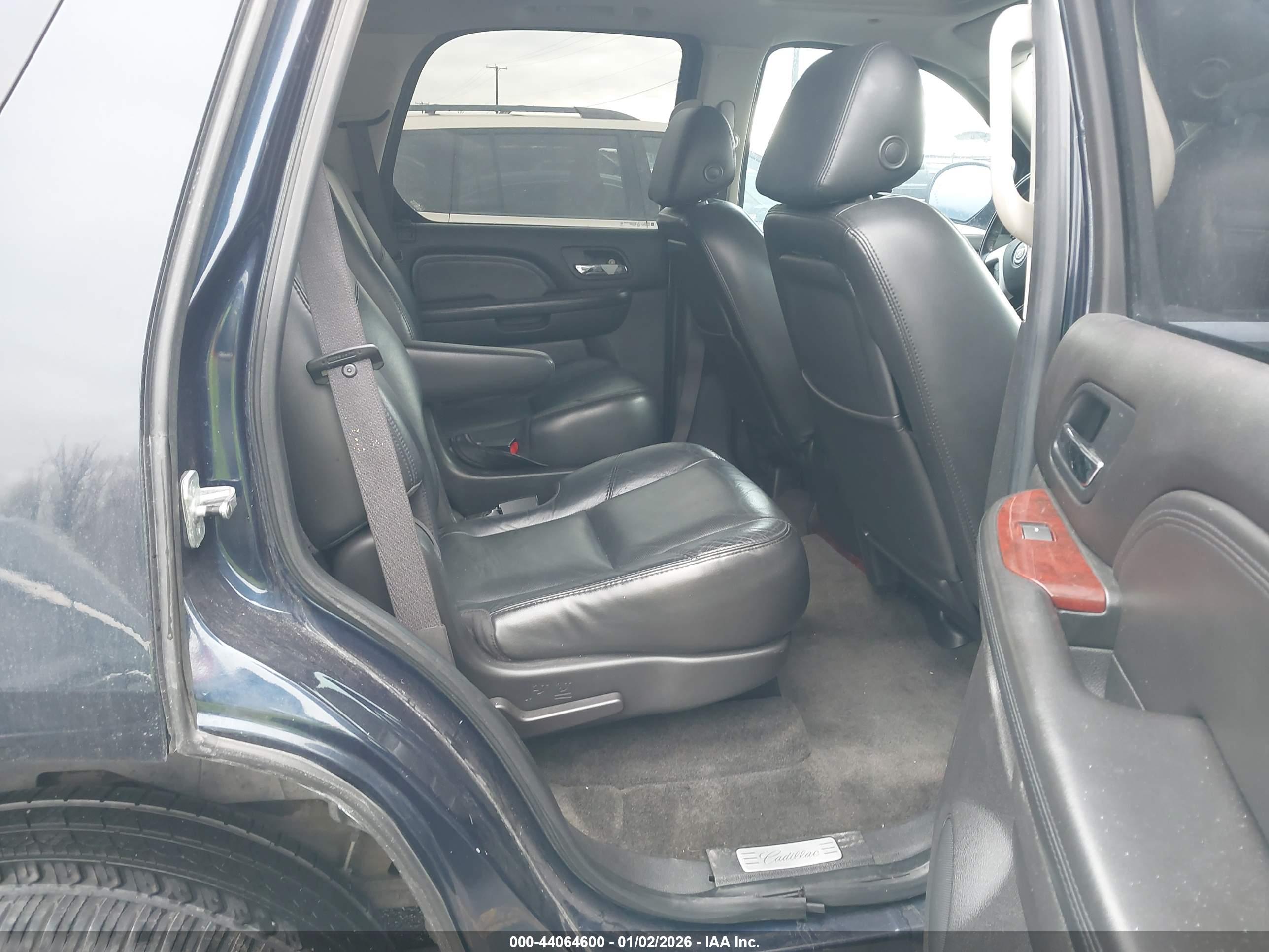 CADILLAC ESCALADE image 8