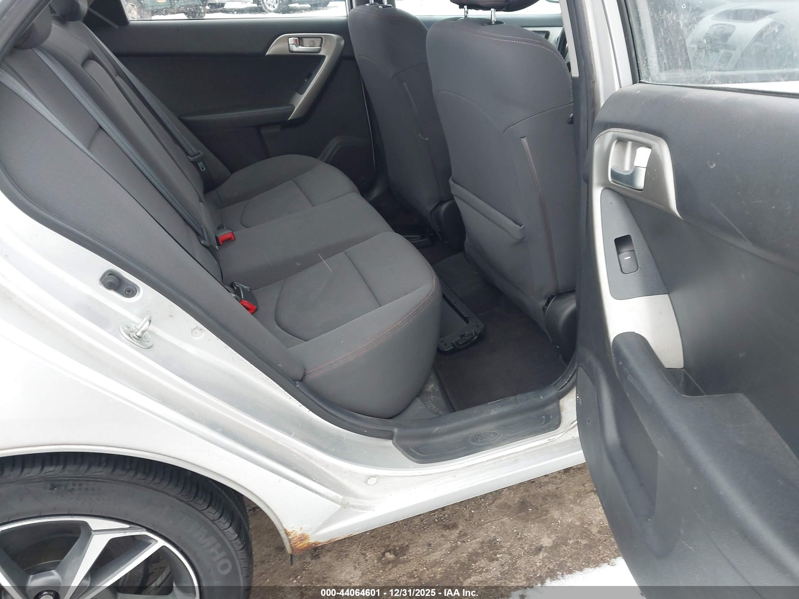 KIA FORTE image 8