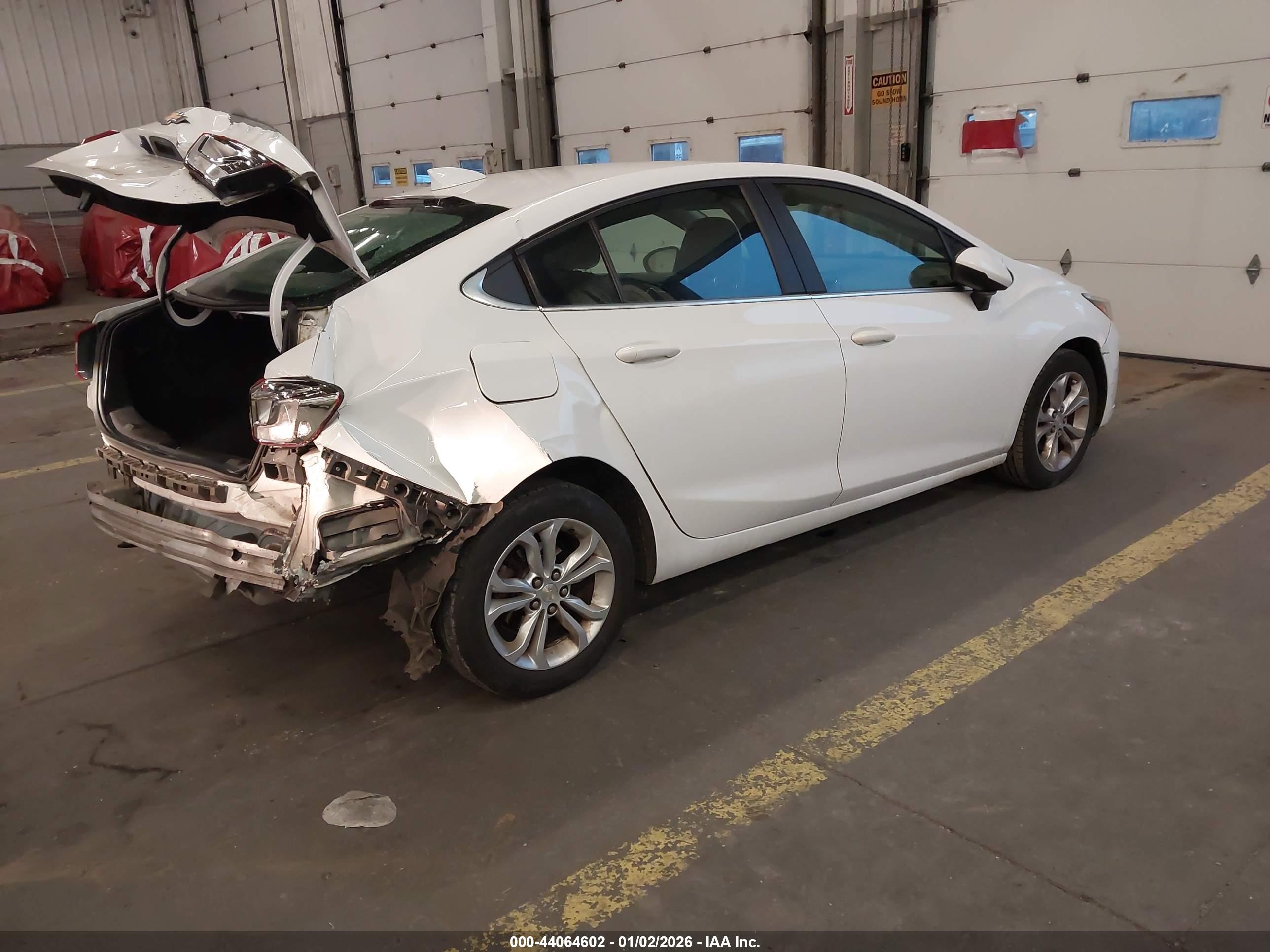 CHEVROLET CRUZE image 4