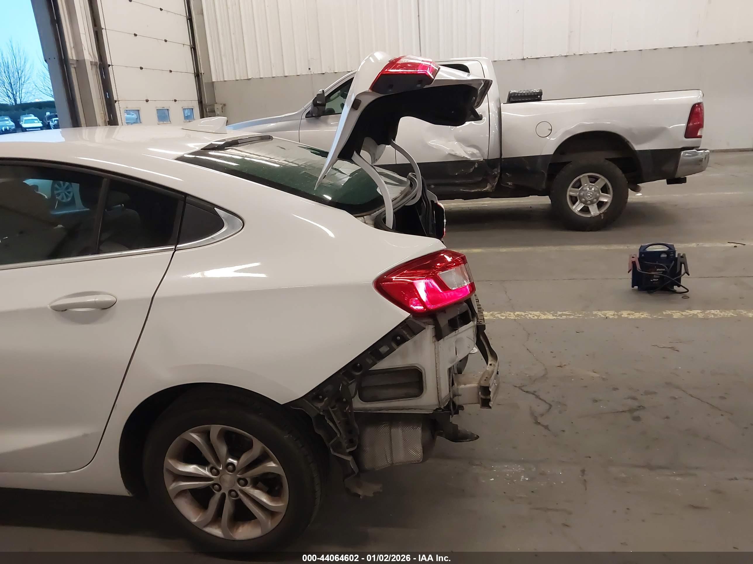 CHEVROLET CRUZE image 6