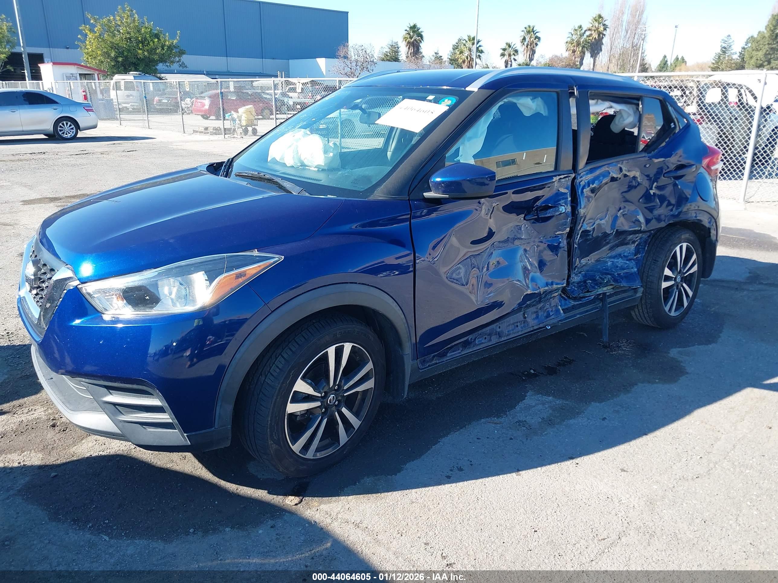 NISSAN KICKS image 2