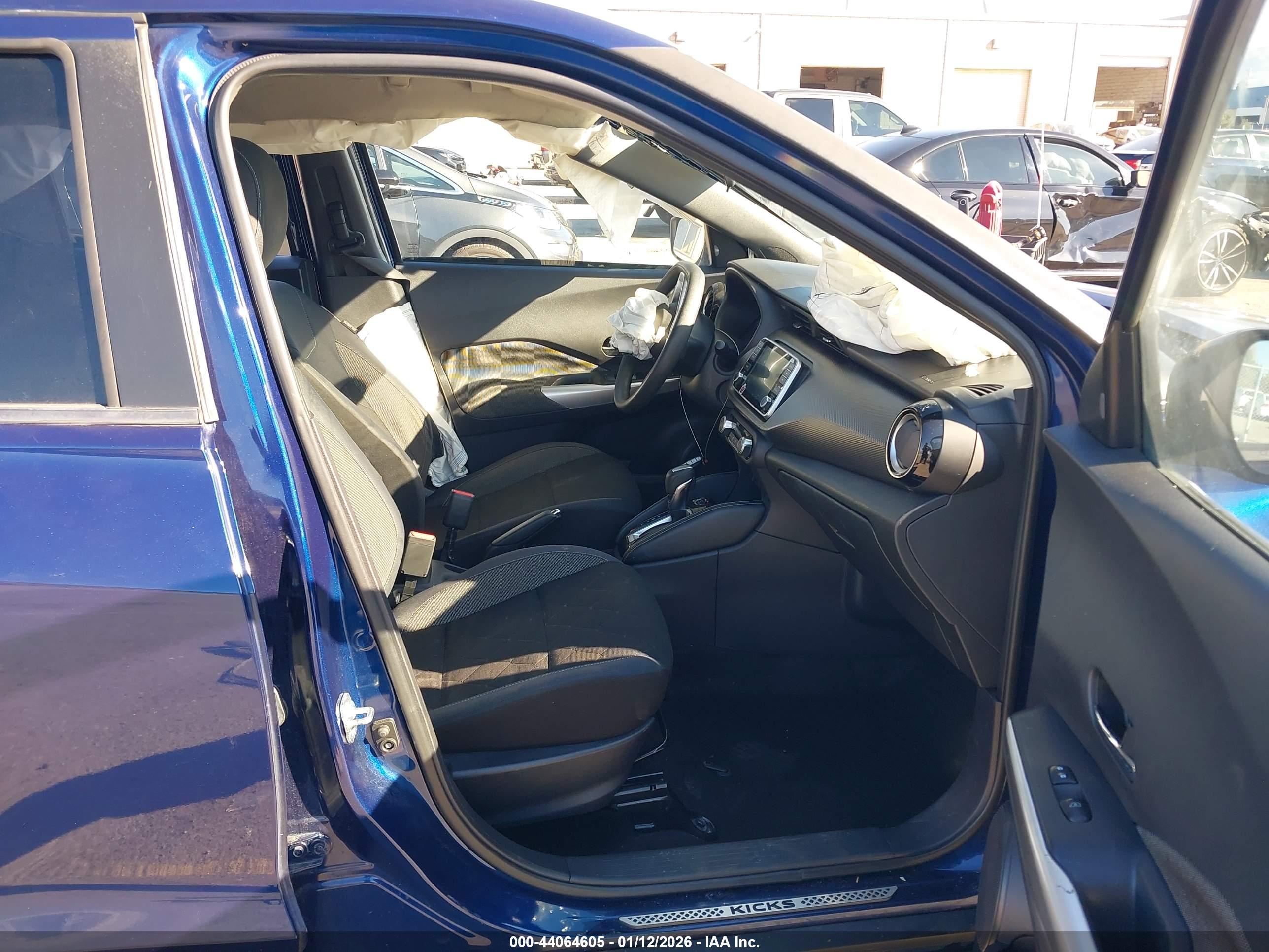 NISSAN KICKS image 5