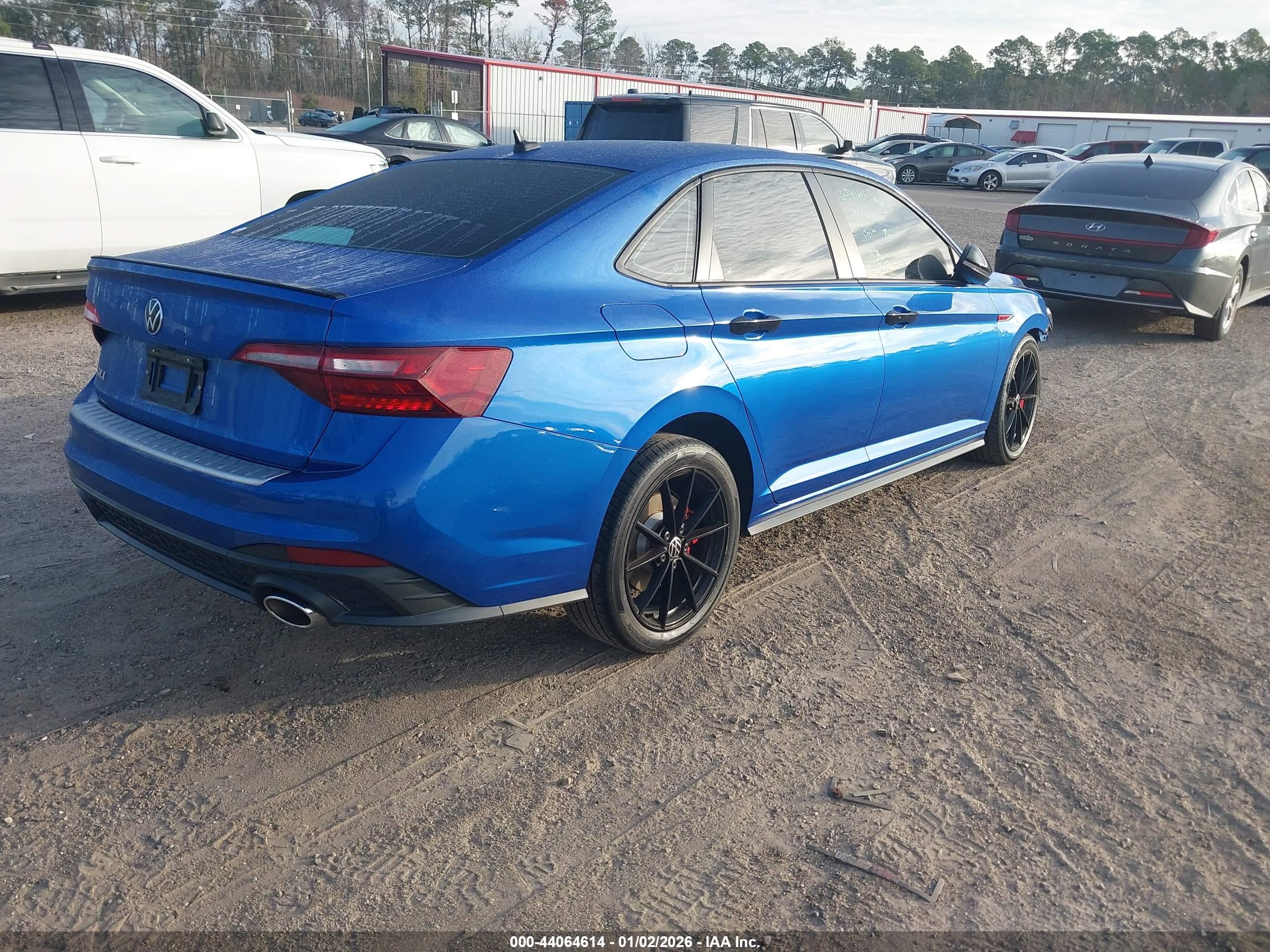 VOLKSWAGEN JETTA image 4