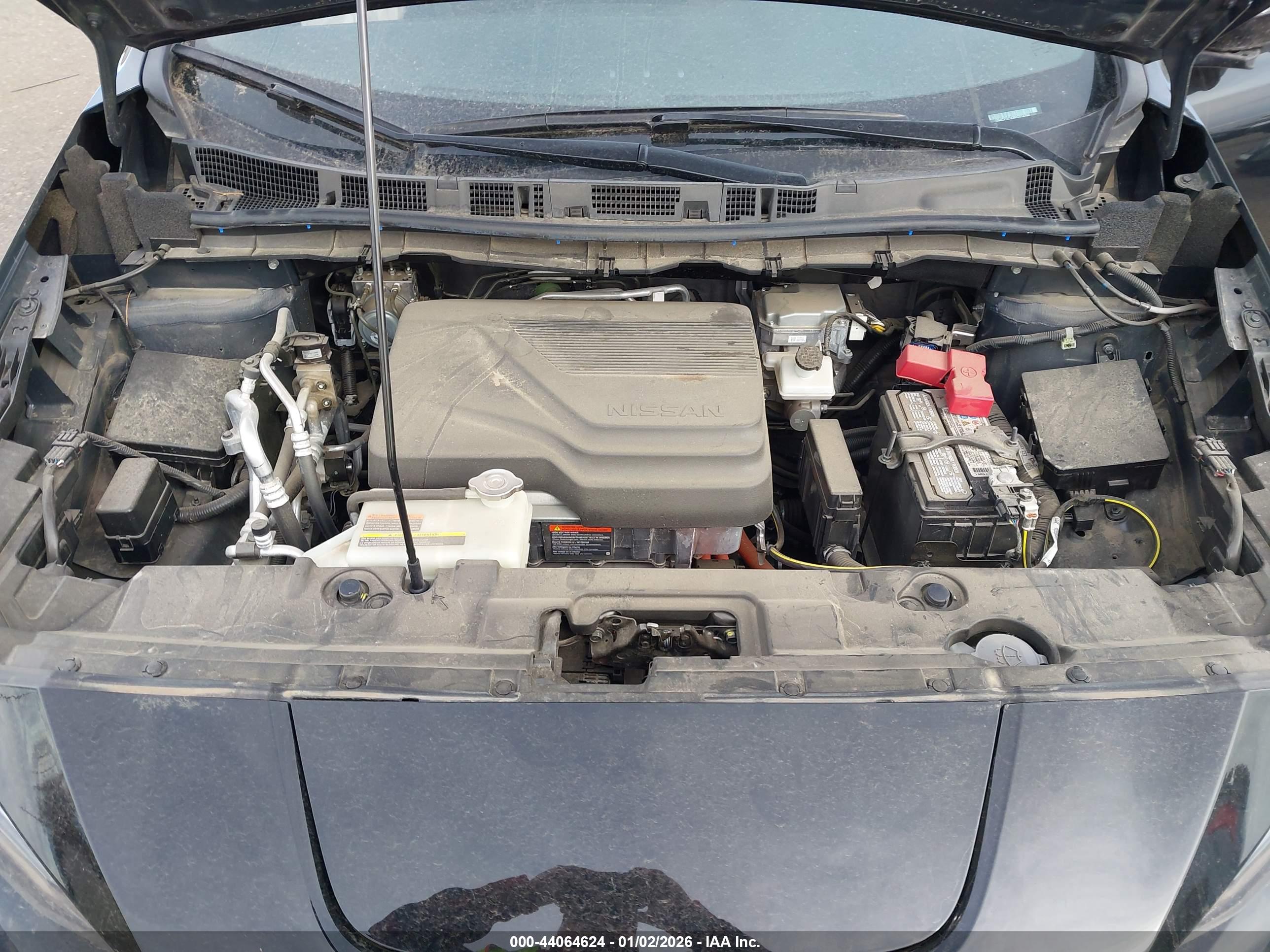 NISSAN LEAF image 10