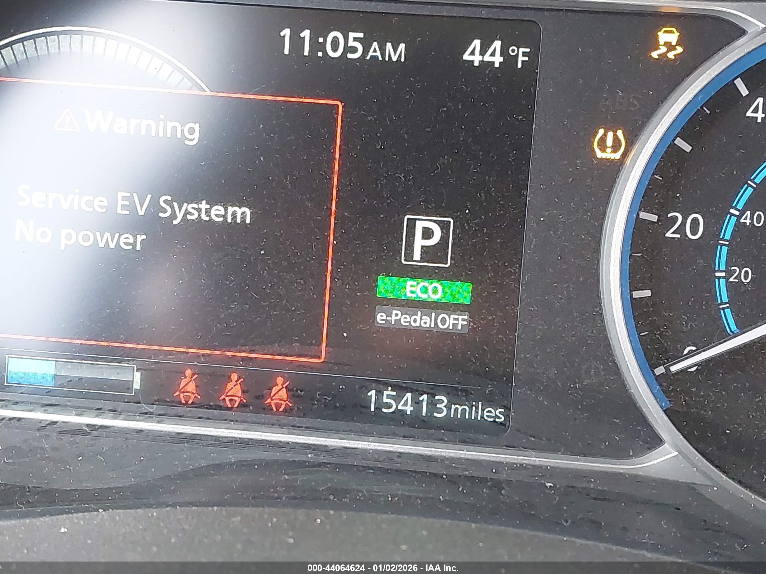 NISSAN LEAF image 7