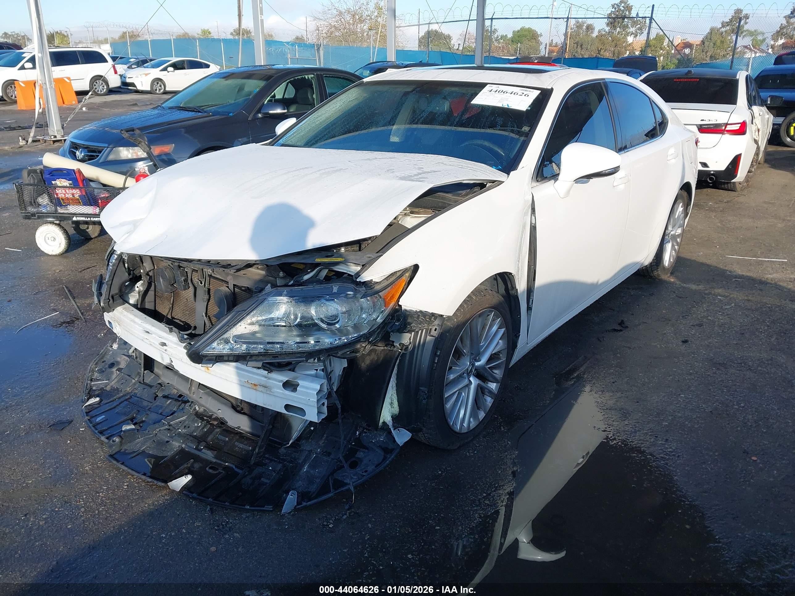 LEXUS ES image 2