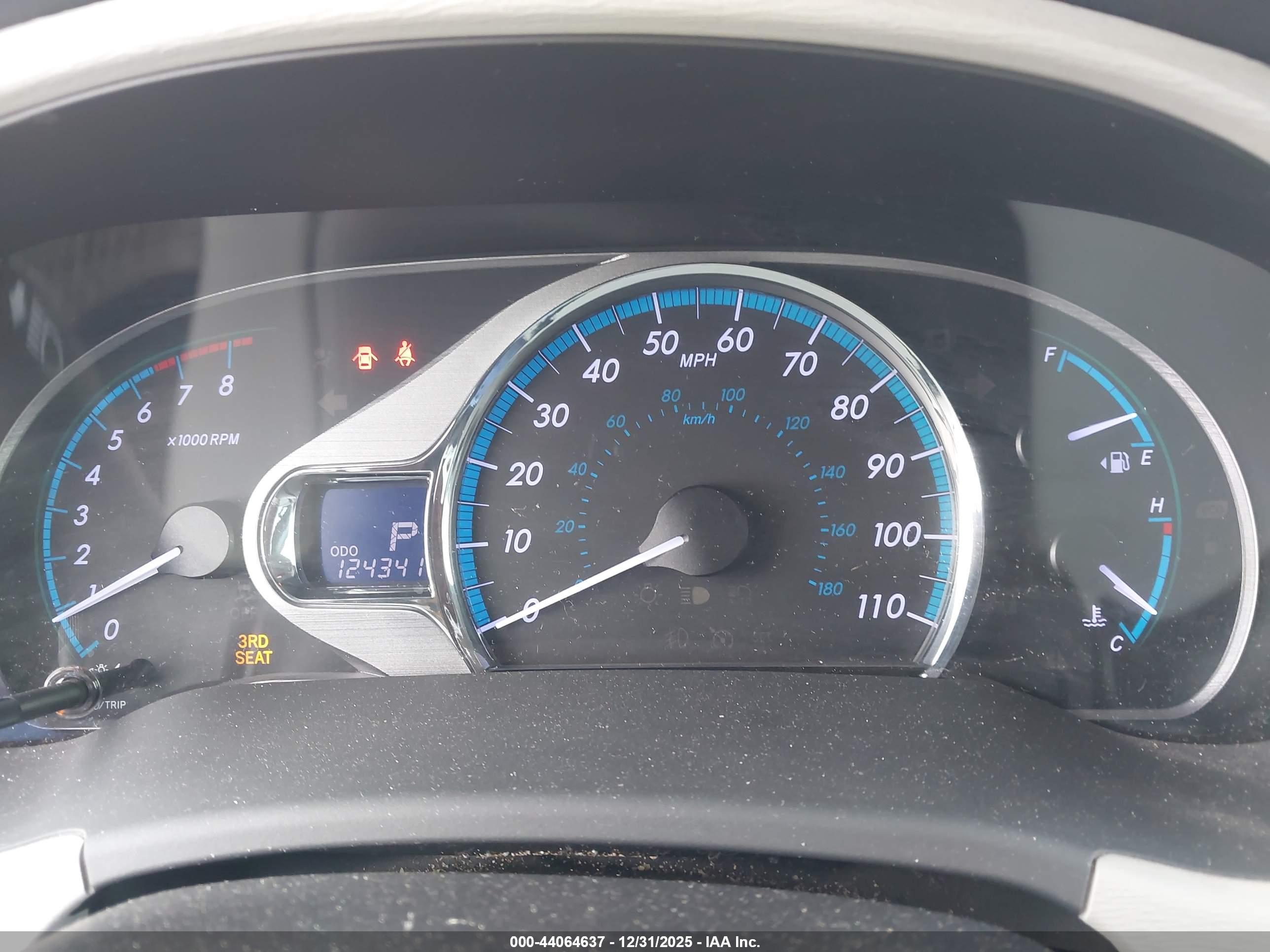 TOYOTA SIENNA image 7