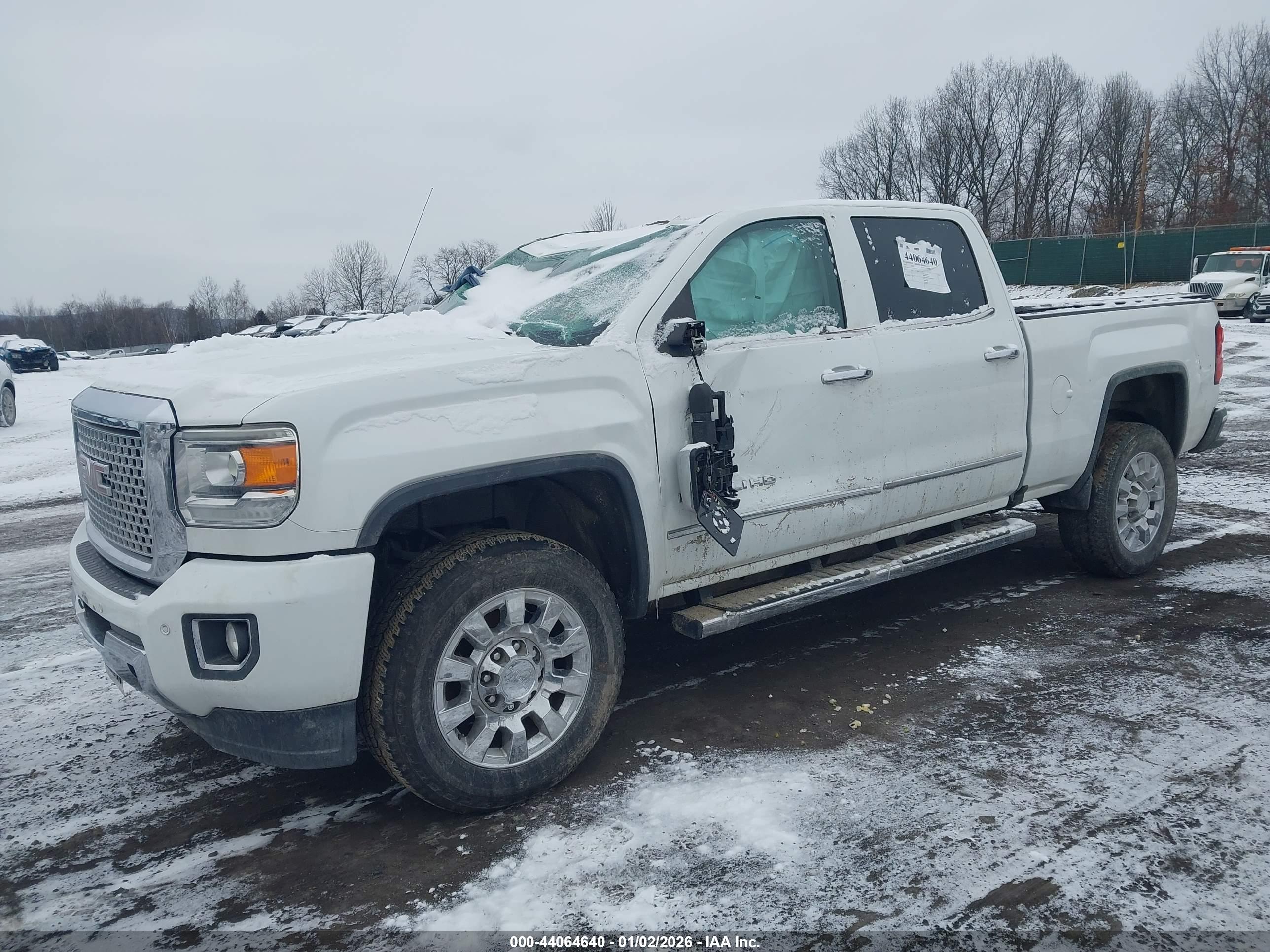 GMC SIERRA image 2