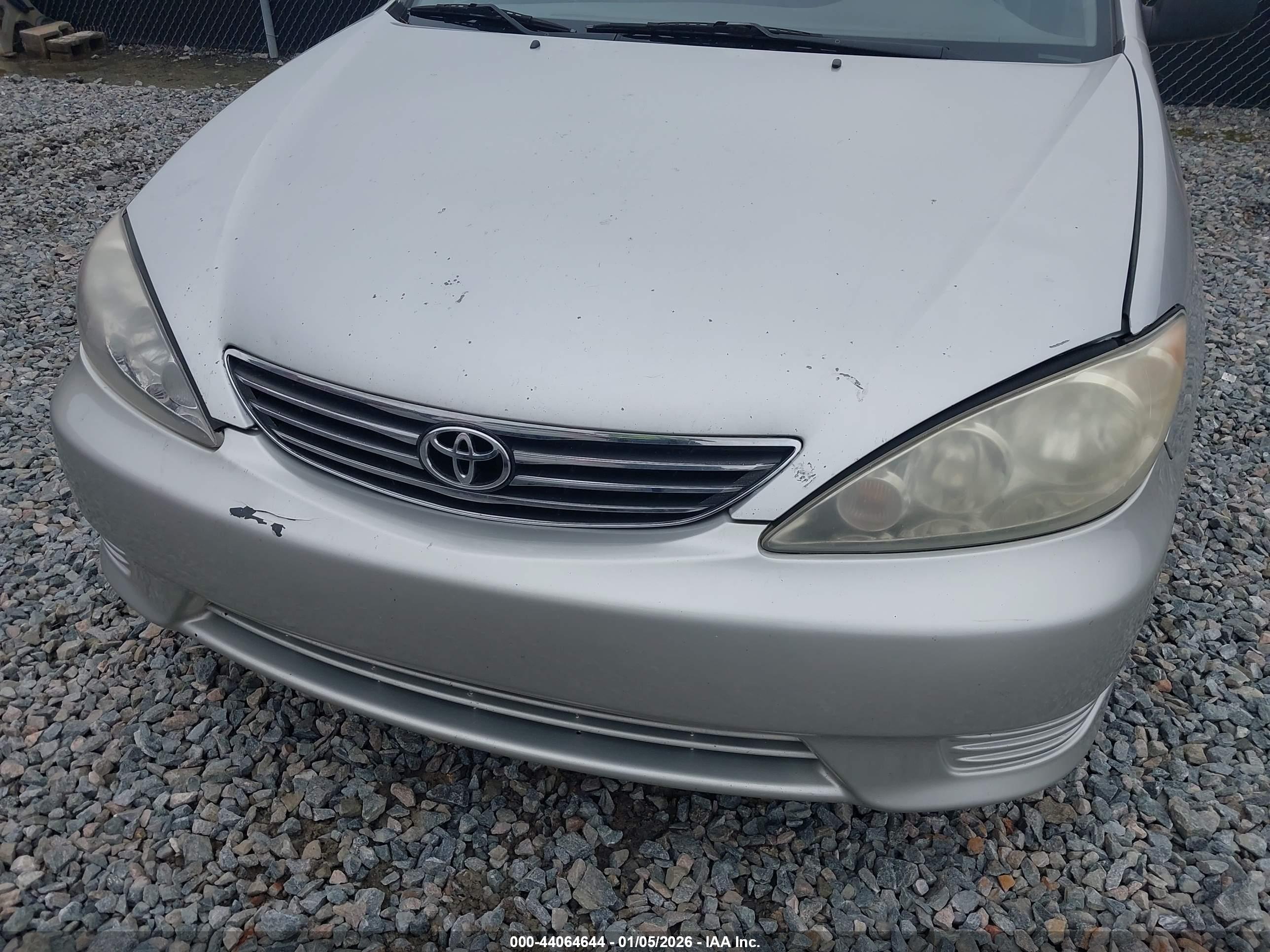 TOYOTA CAMRY image 6