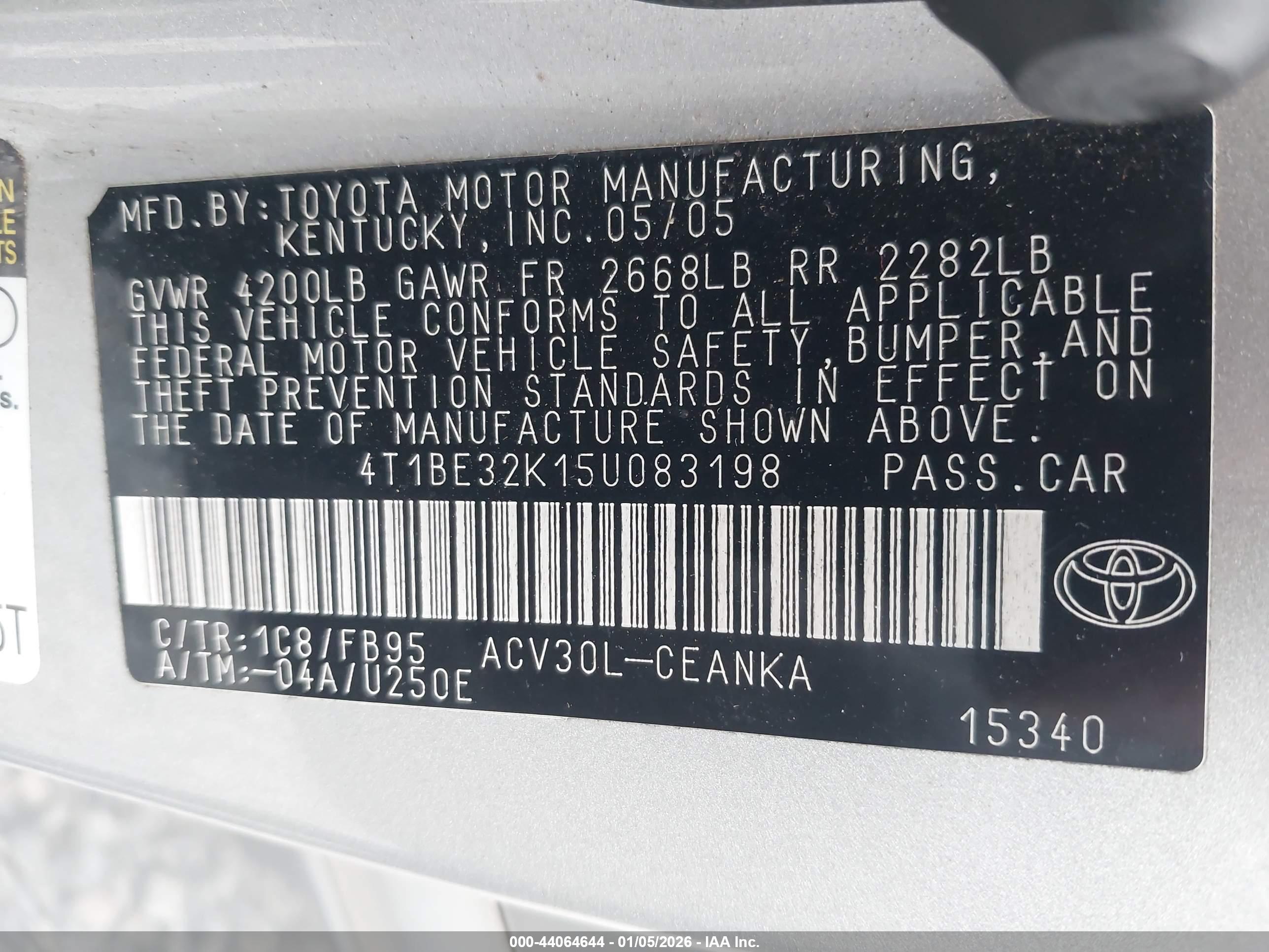 TOYOTA CAMRY image 9
