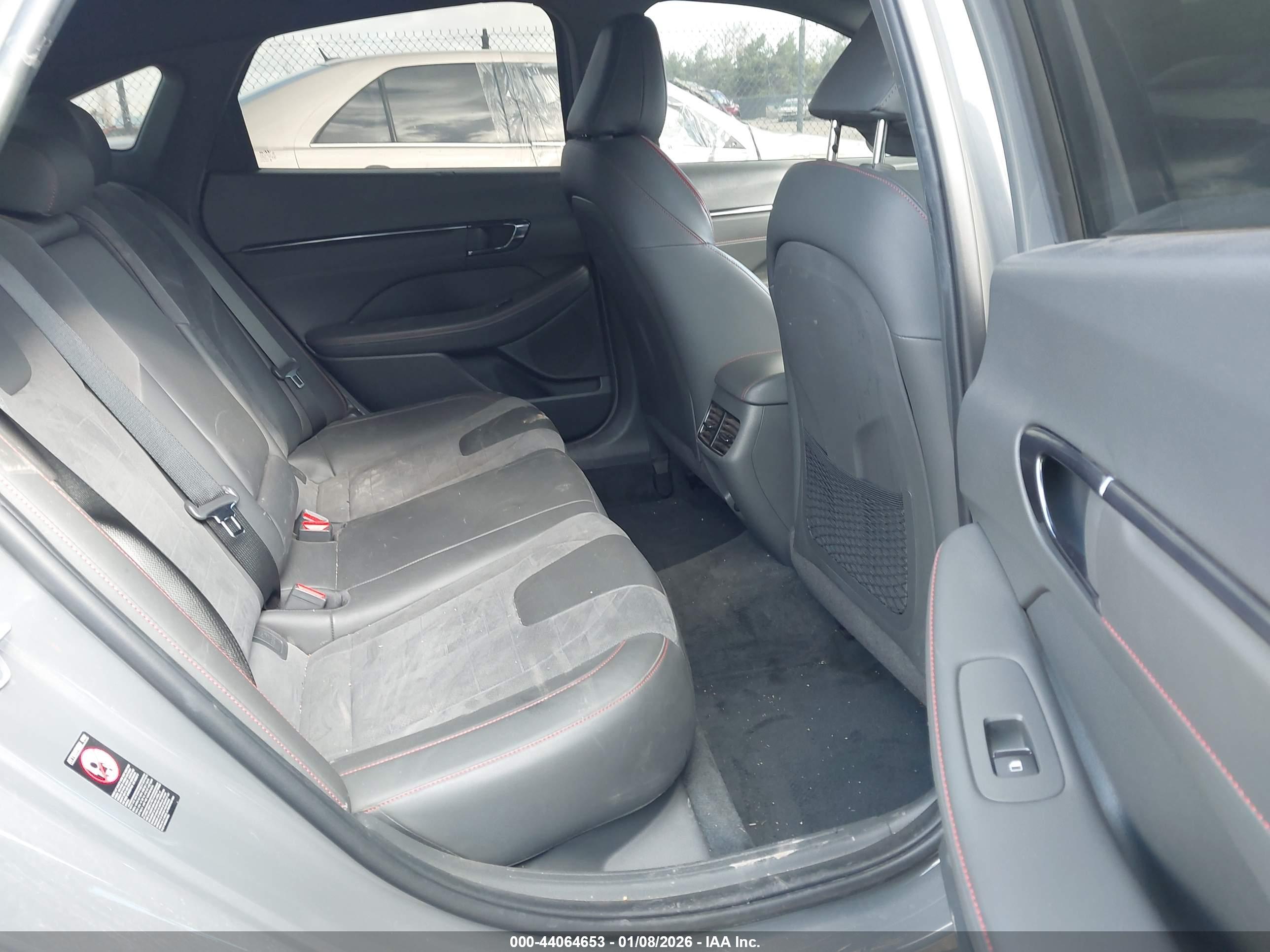 HYUNDAI SONATA image 8
