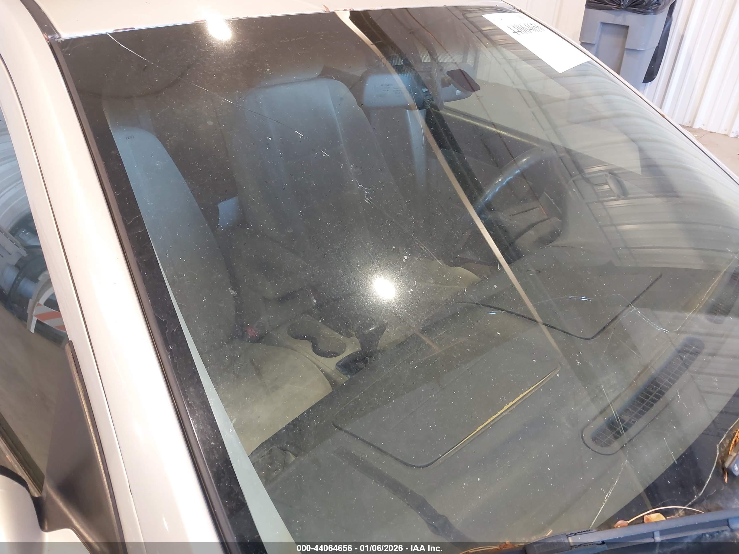 FORD FUSION image 6