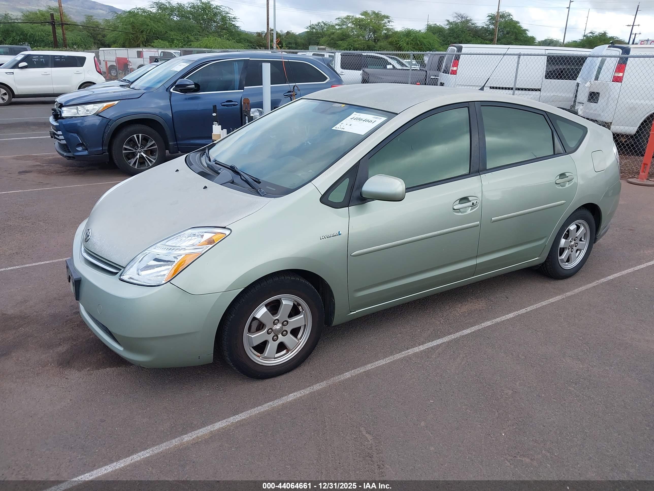 TOYOTA PRIUS image 2
