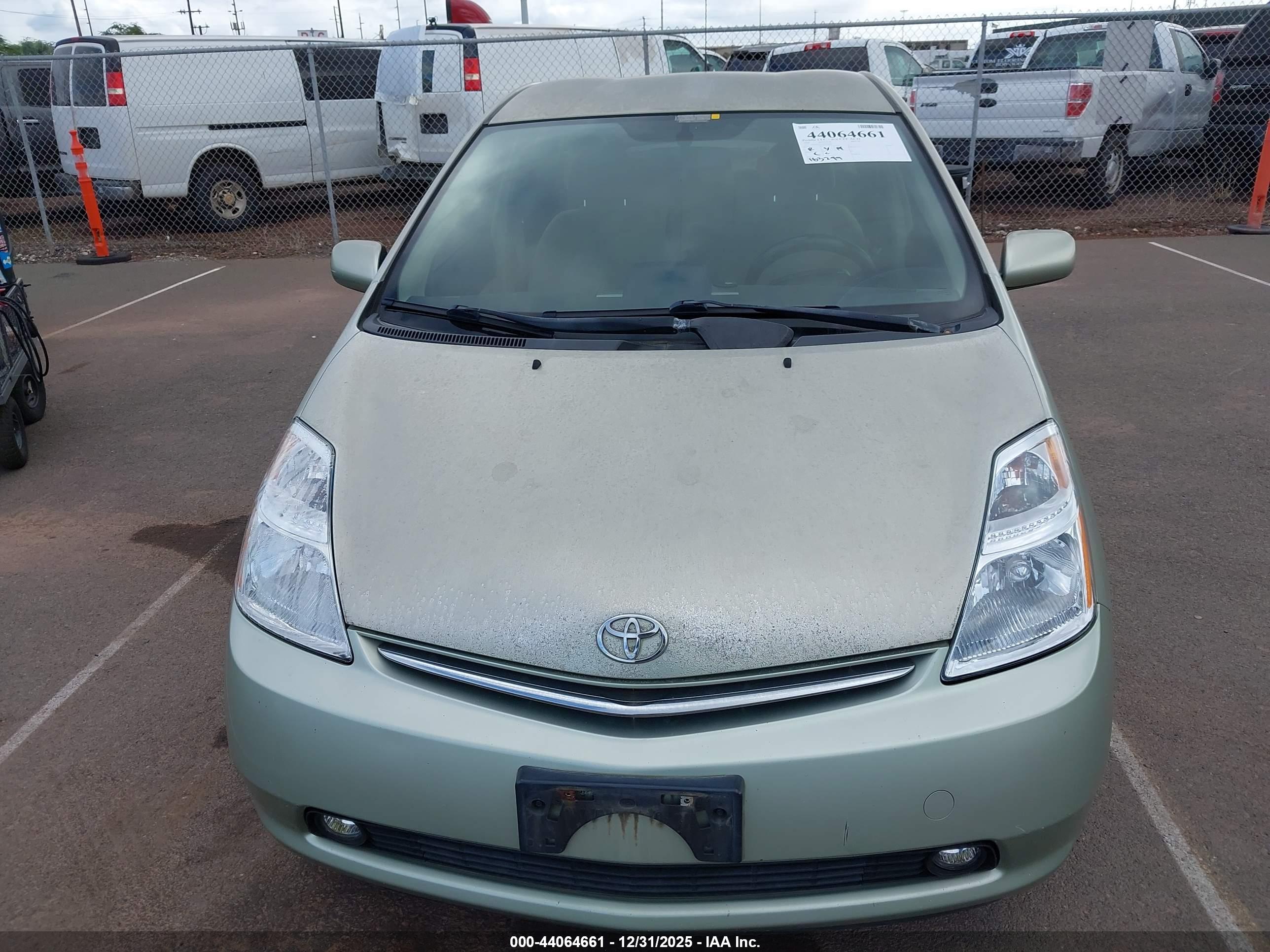 TOYOTA PRIUS image 6