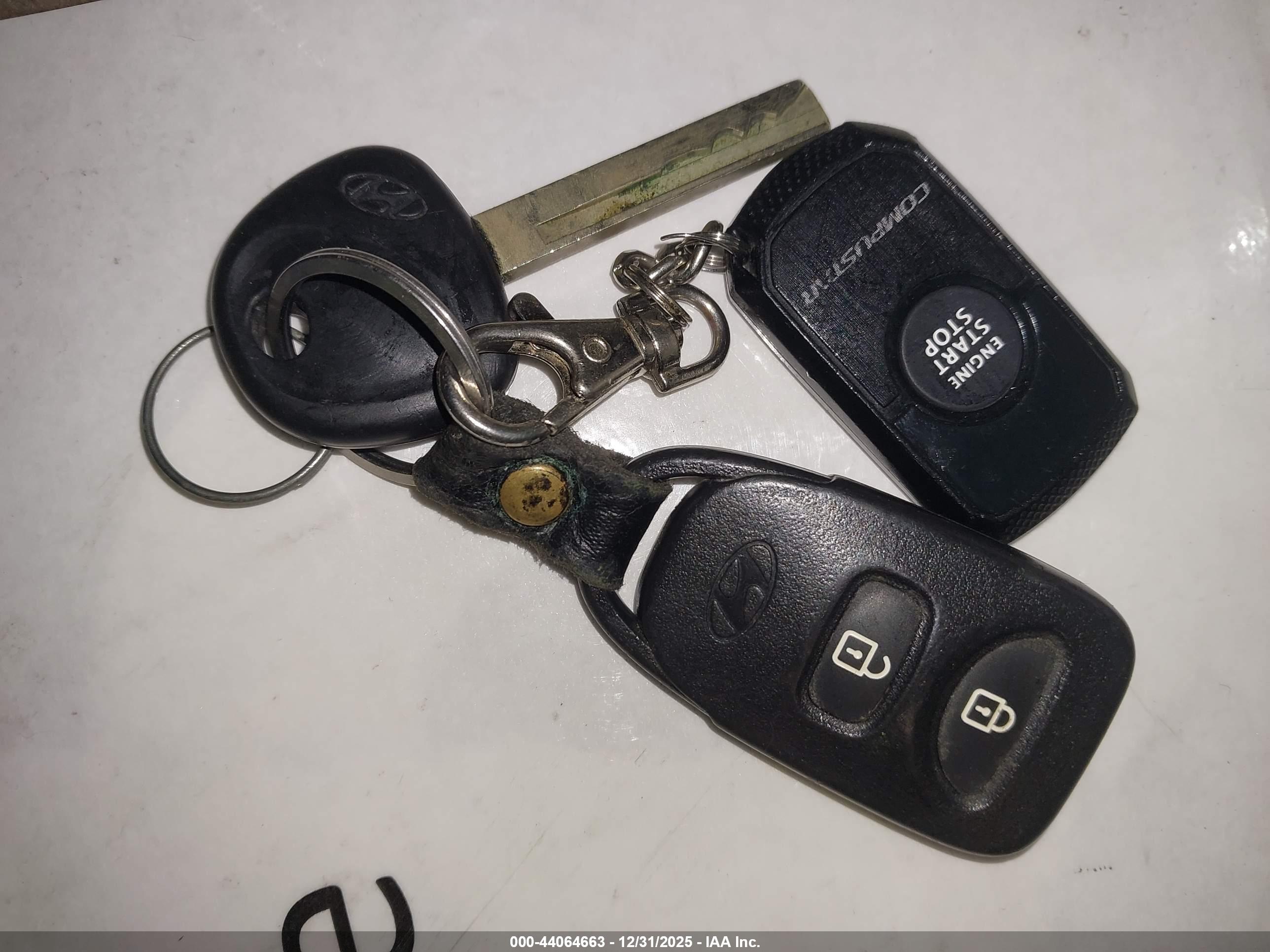 HYUNDAI ACCENT image 11
