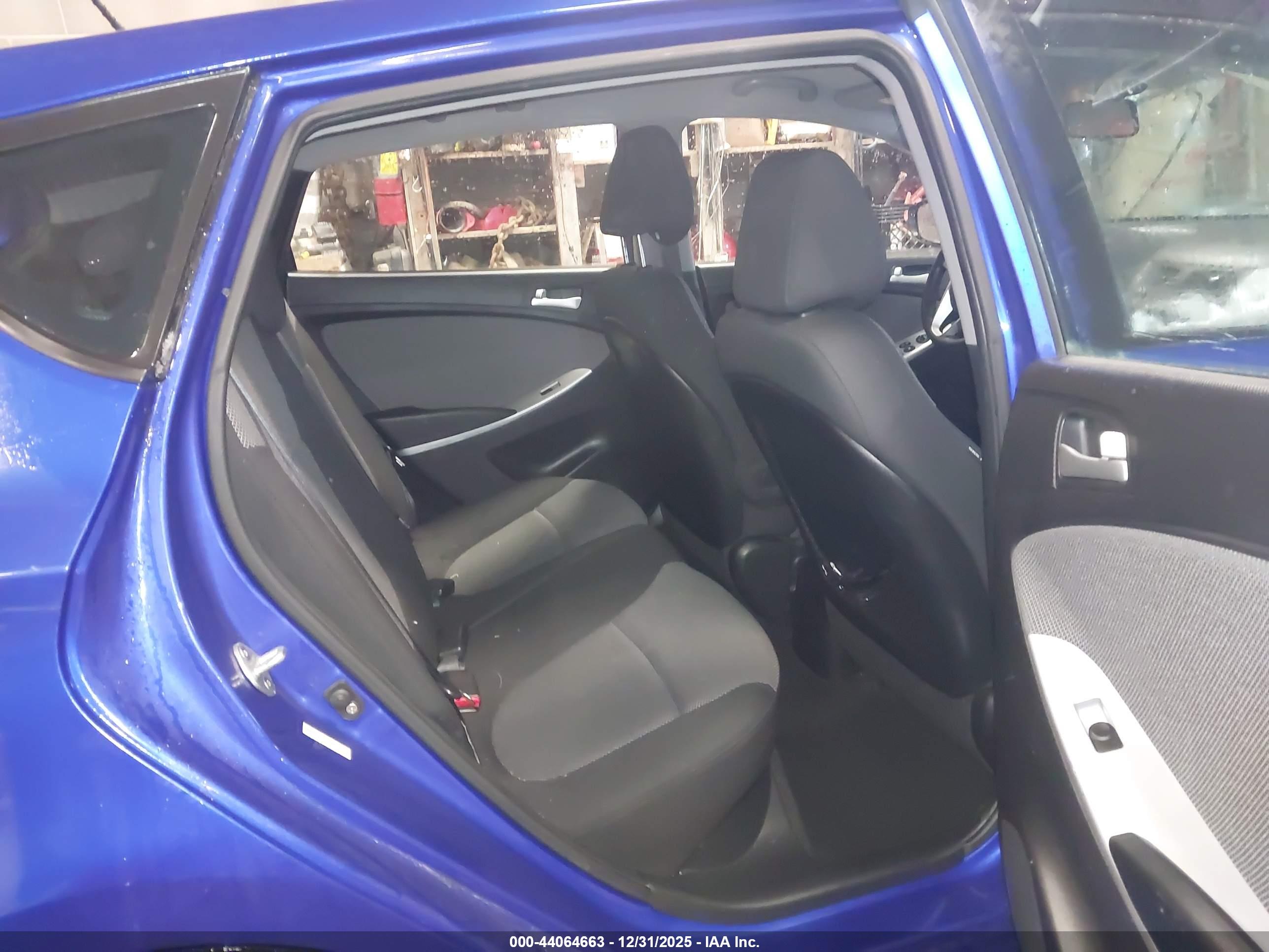 HYUNDAI ACCENT image 8