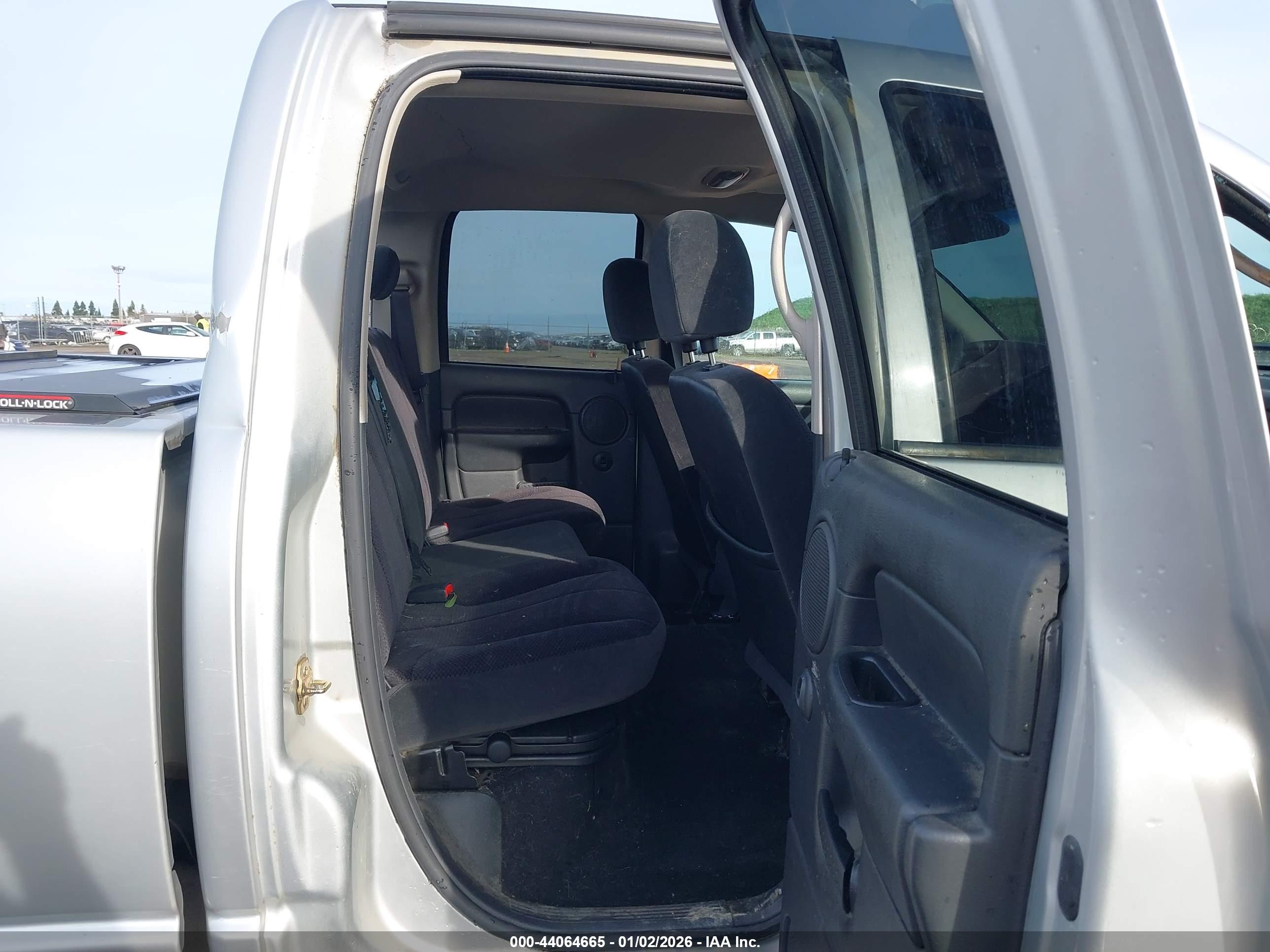 DODGE RAM image 8
