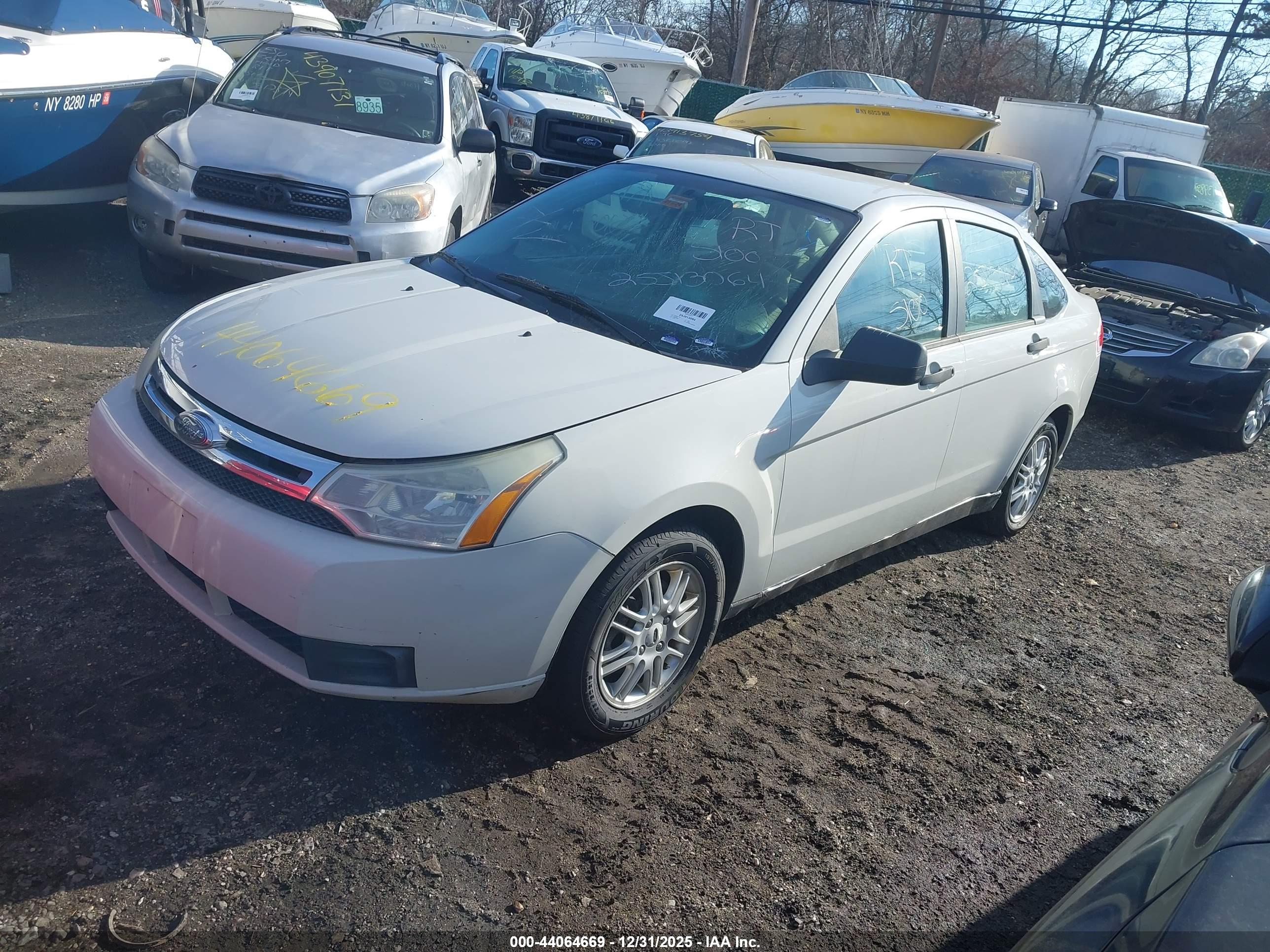FORD FOCUS image 2