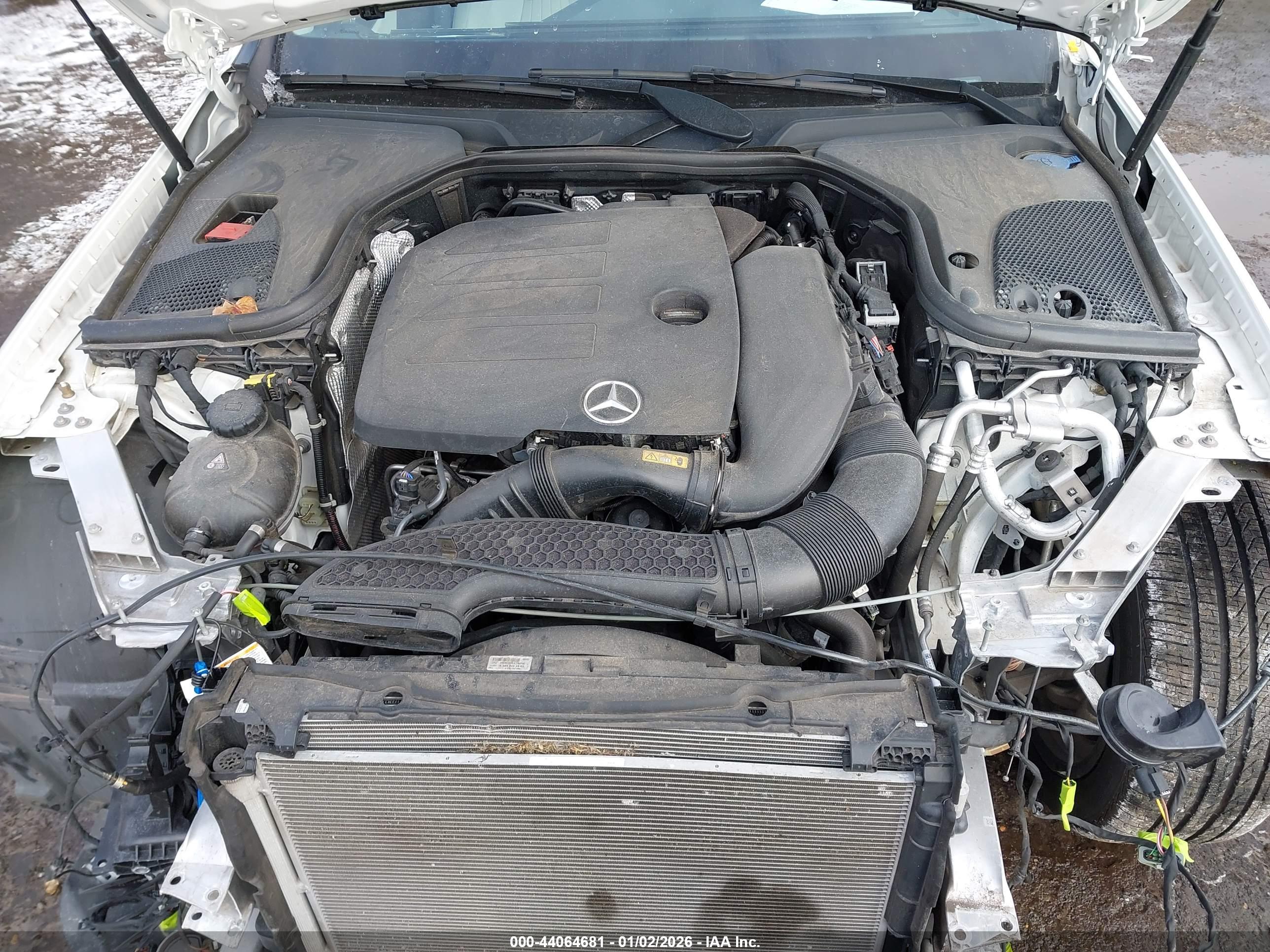 MERCEDES-BENZ E image 10