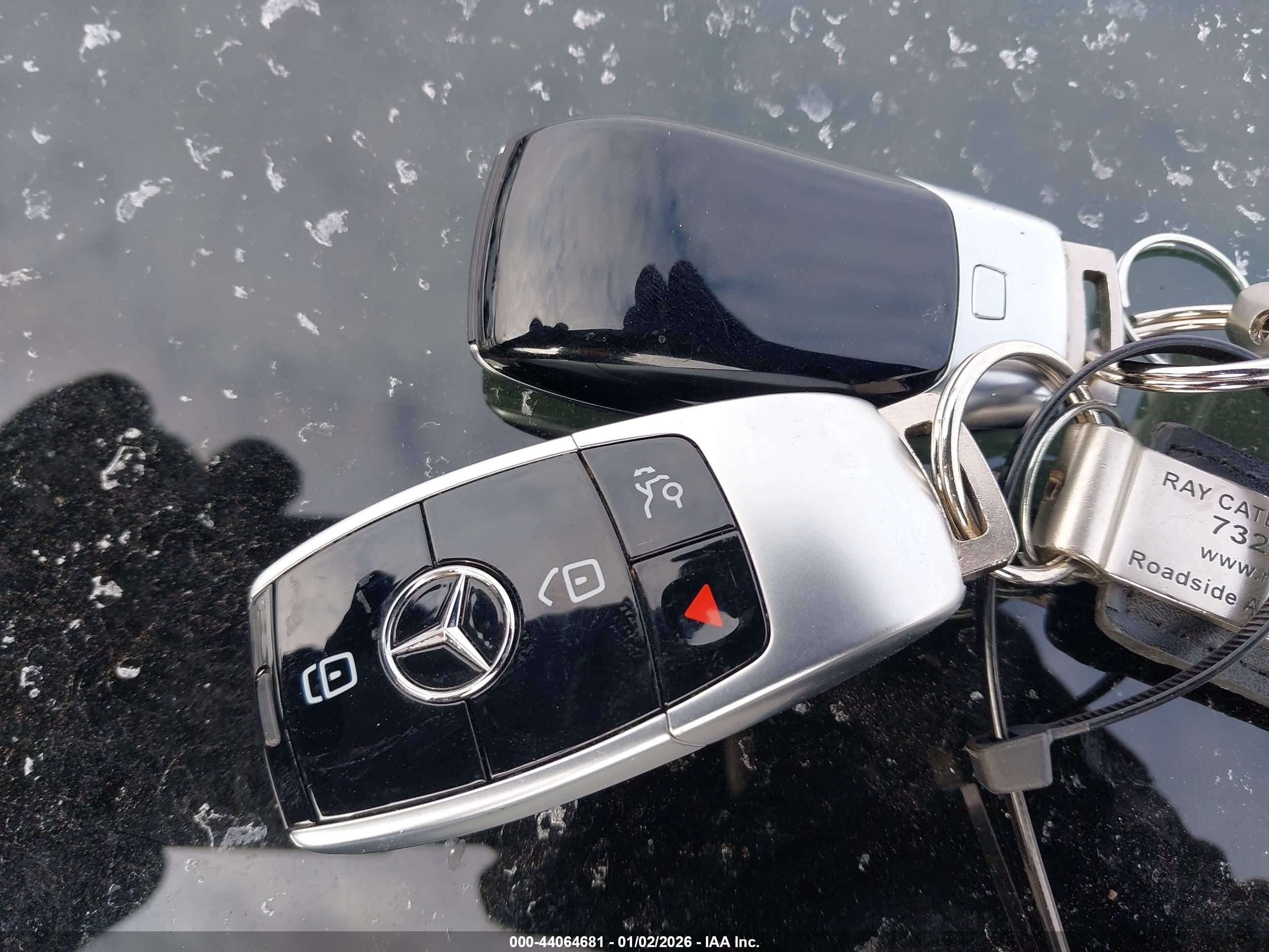 MERCEDES-BENZ E image 11
