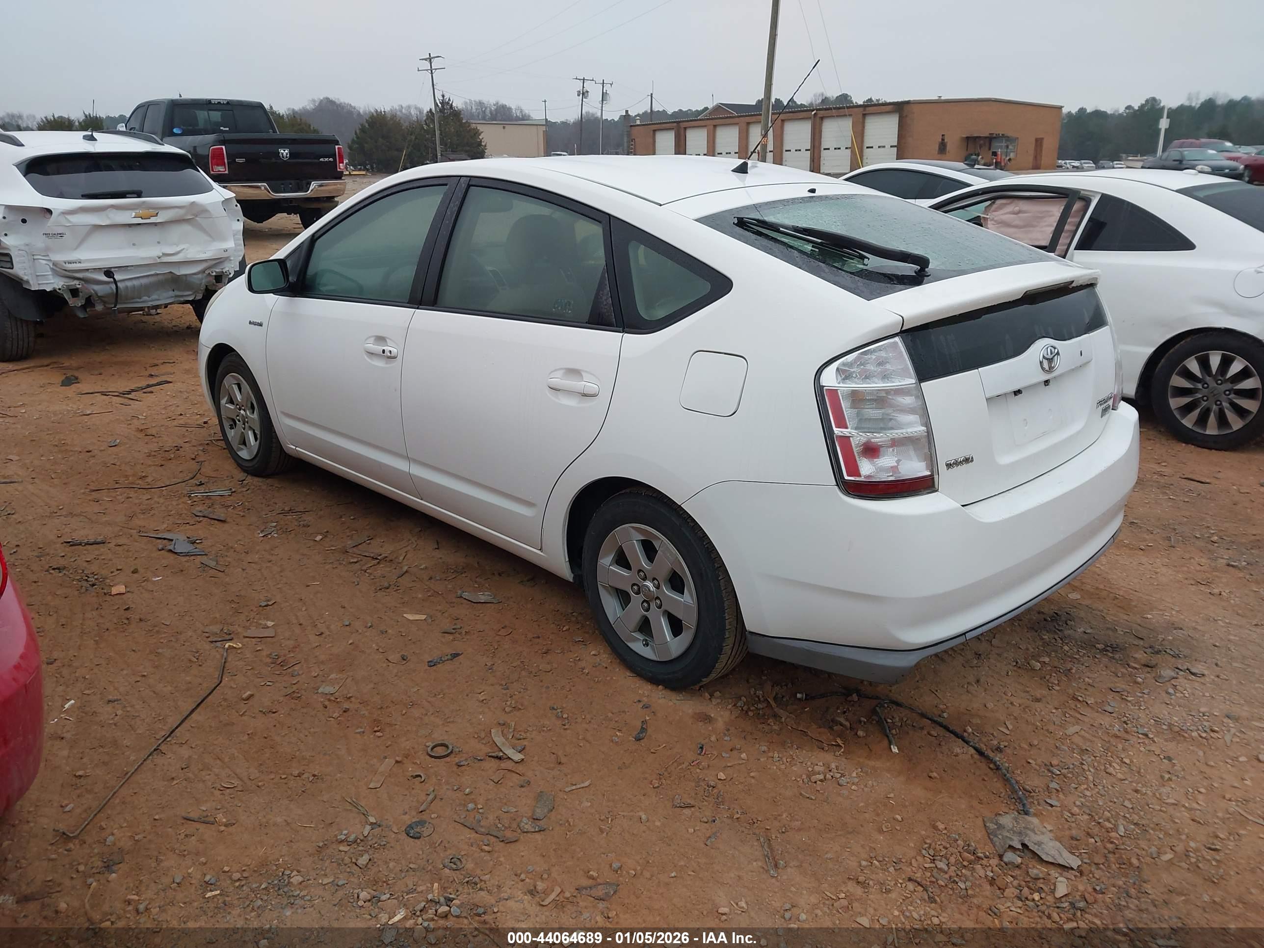 TOYOTA PRIUS image 3