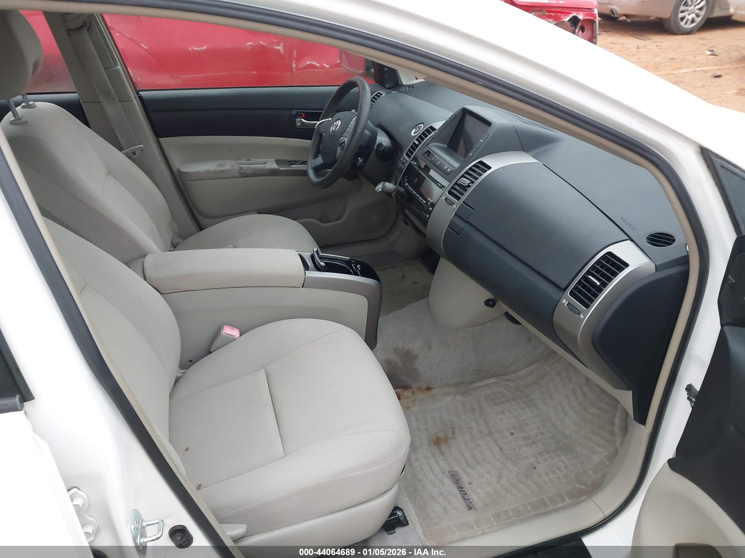 TOYOTA PRIUS image 5