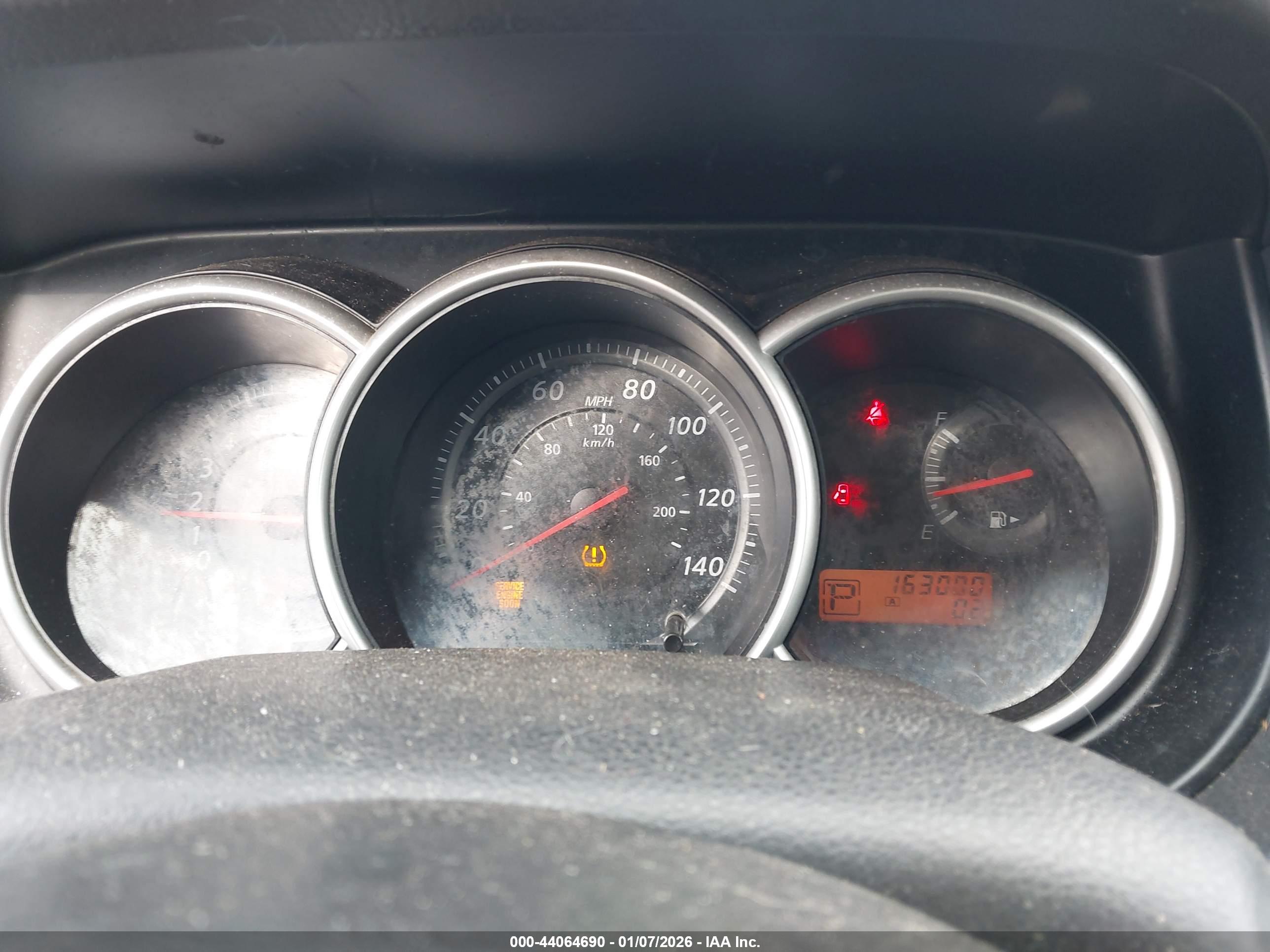 NISSAN VERSA image 7