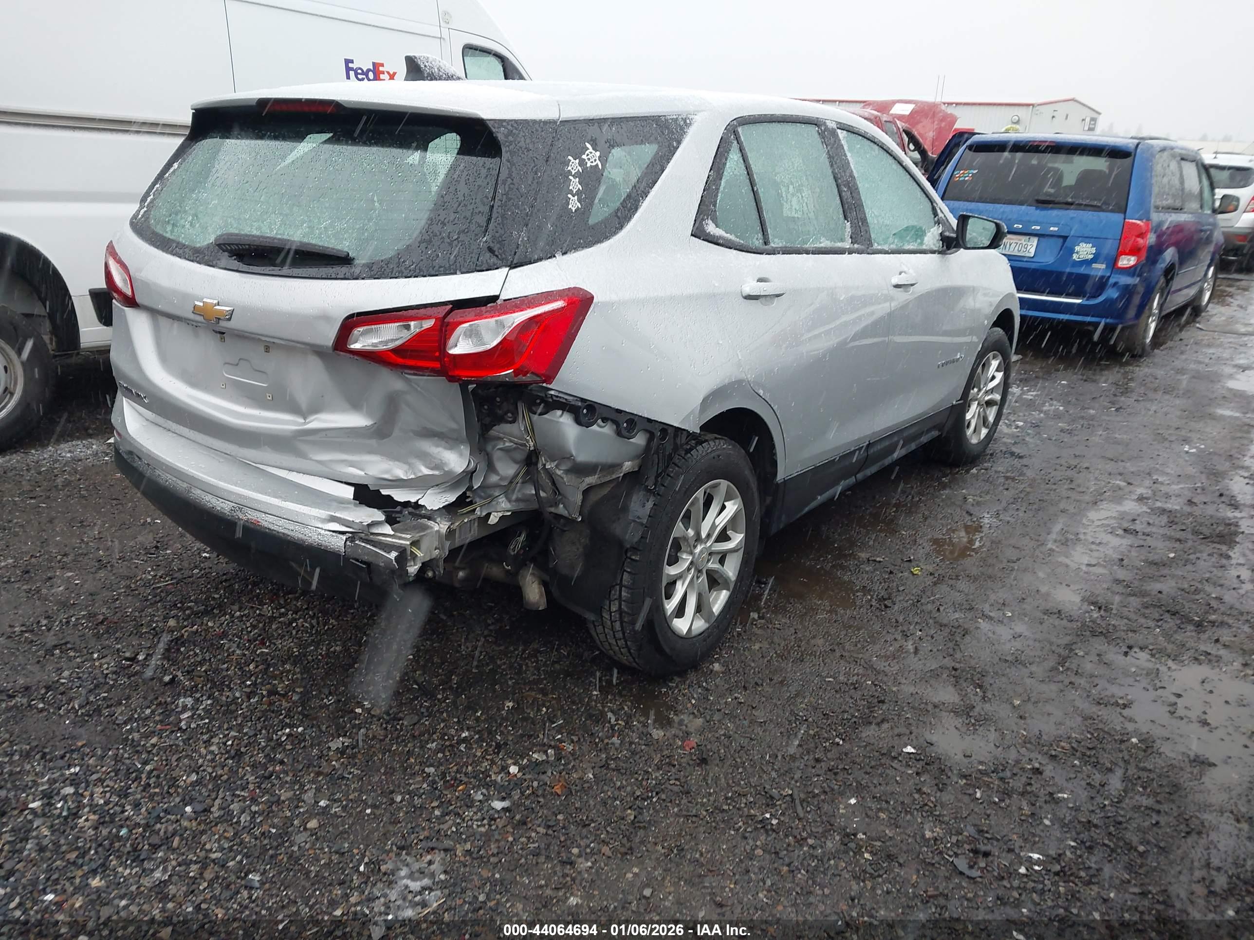 CHEVROLET EQUINOX image 4