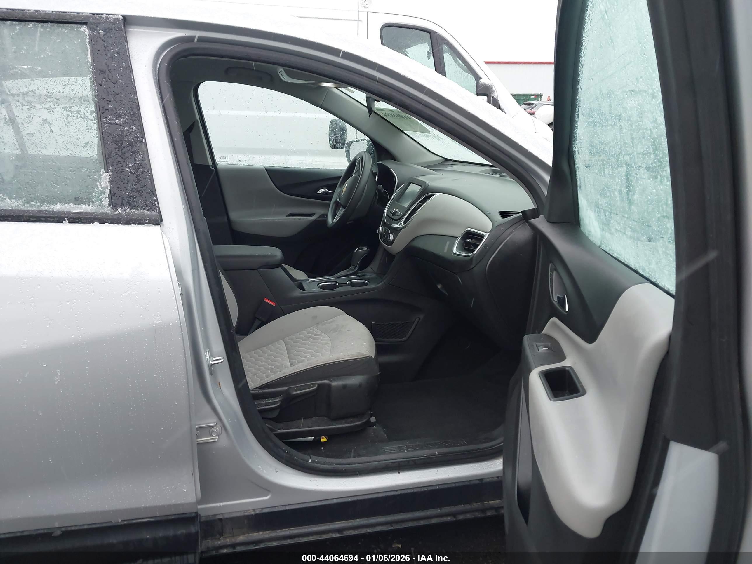 CHEVROLET EQUINOX image 5