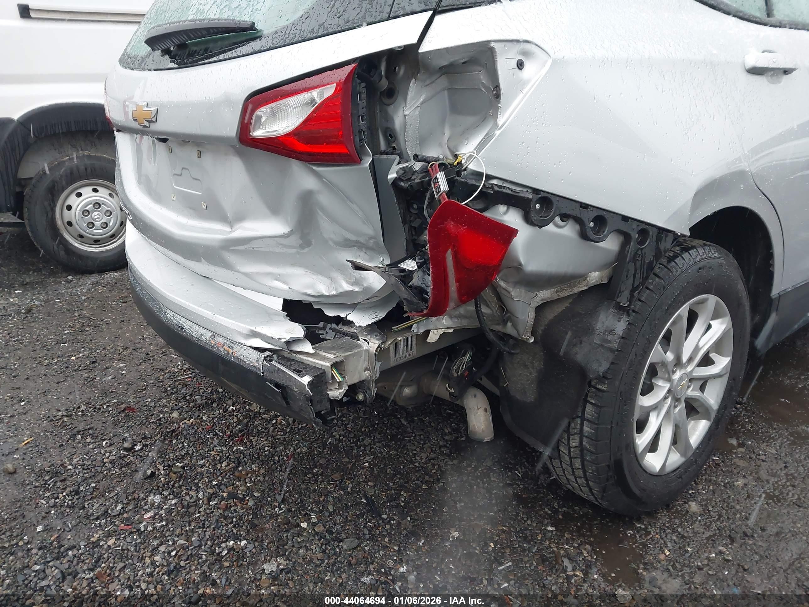 CHEVROLET EQUINOX image 6