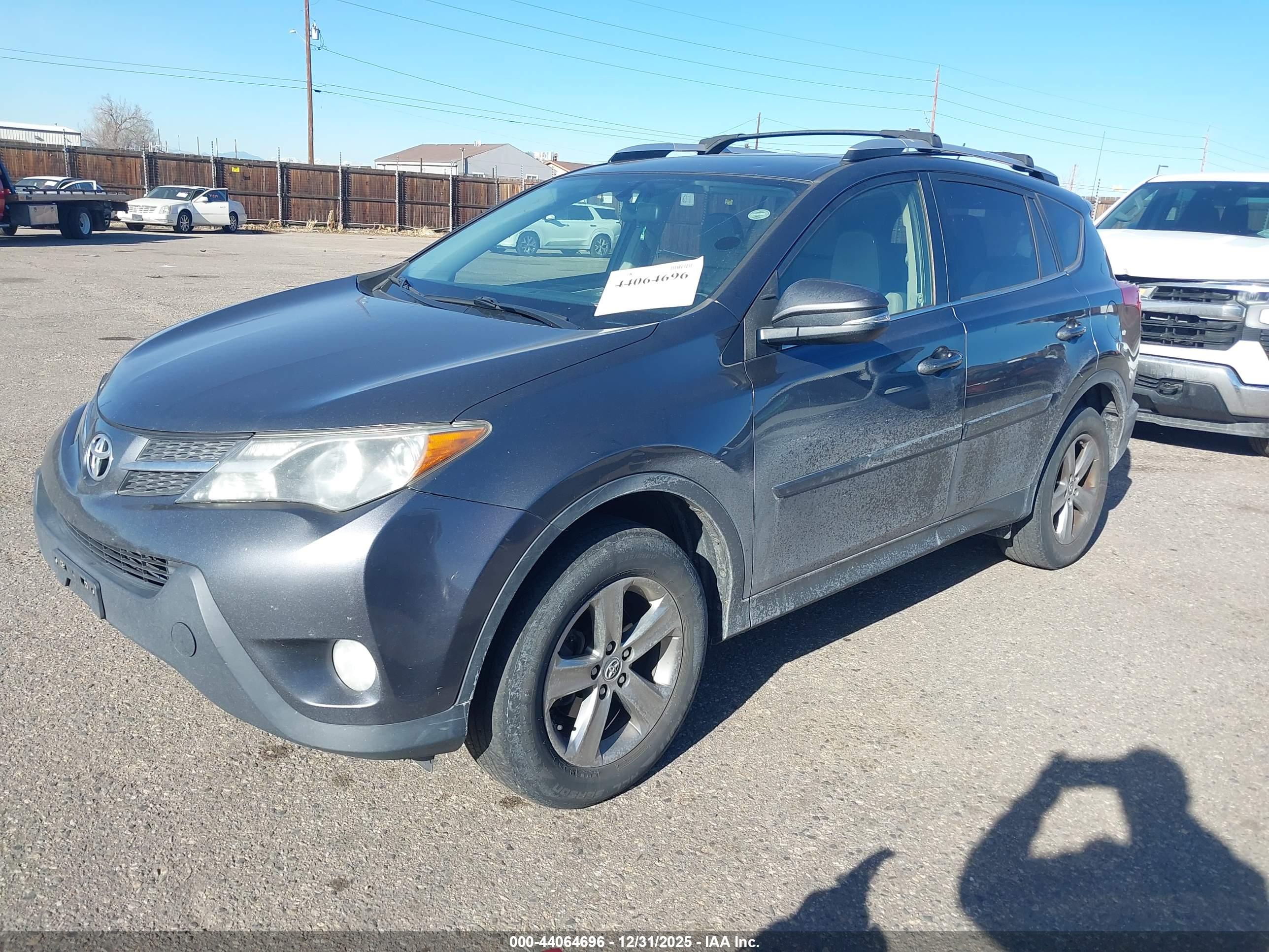 TOYOTA RAV4 image 2