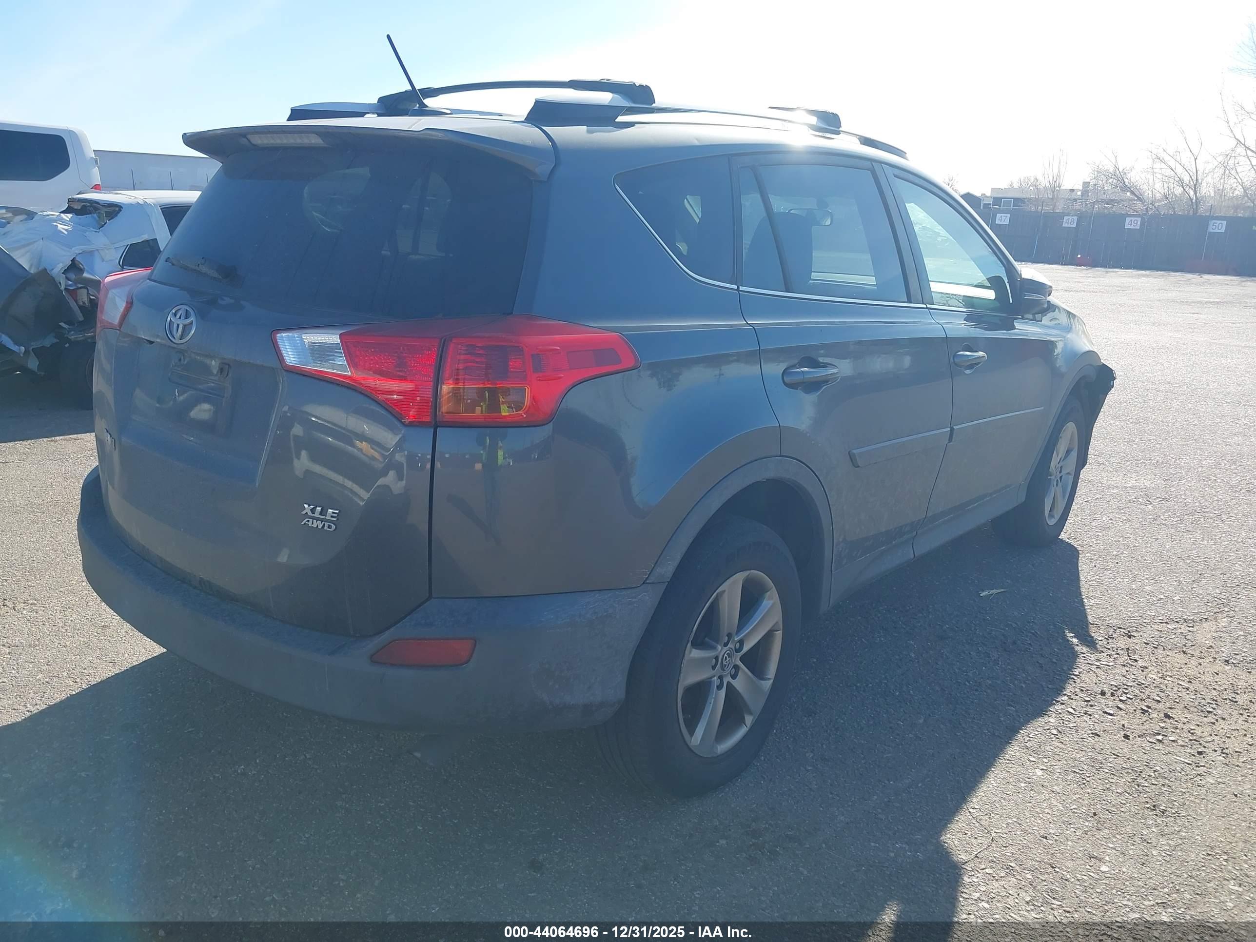 TOYOTA RAV4 image 4