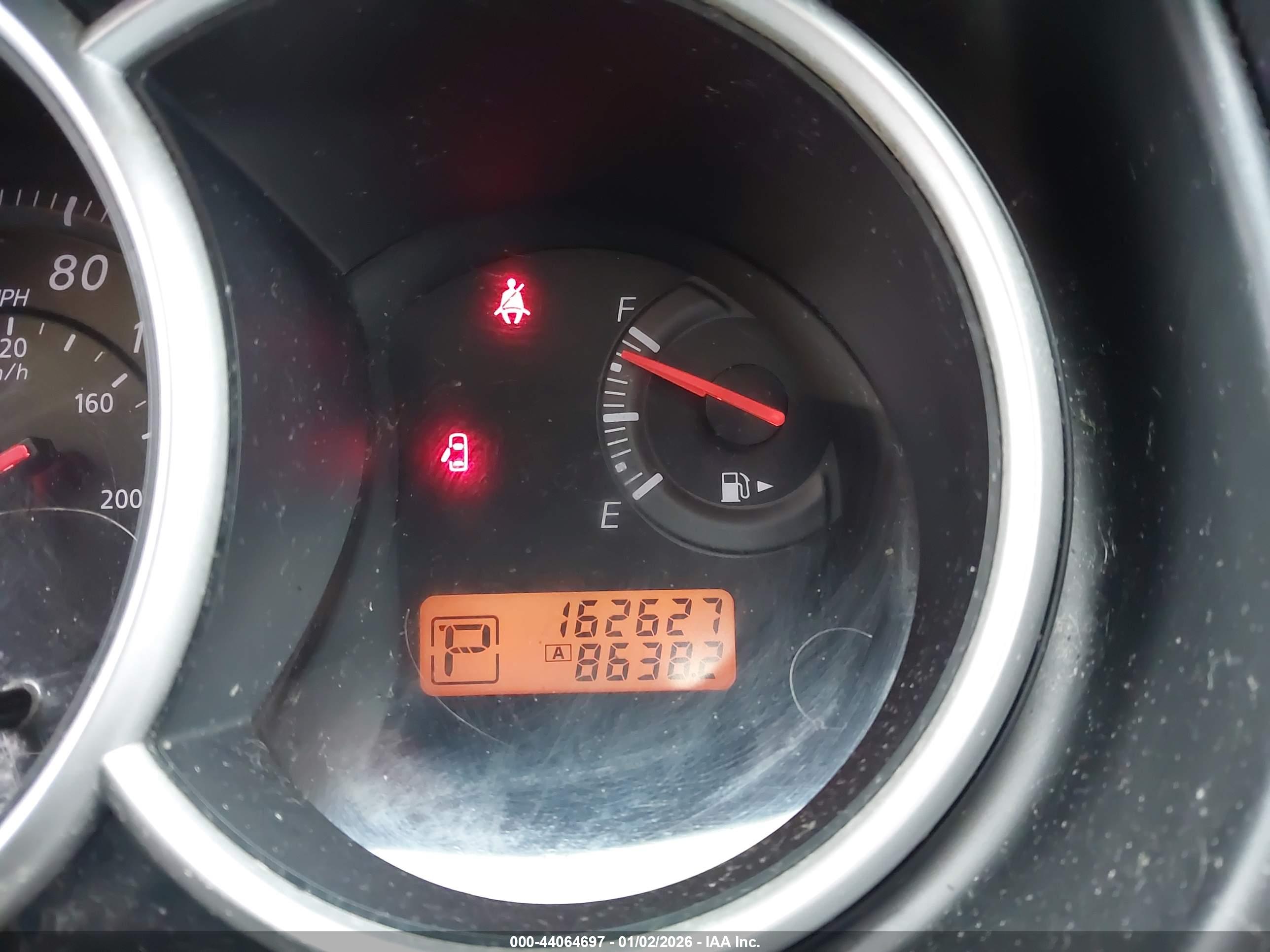 NISSAN VERSA image 7