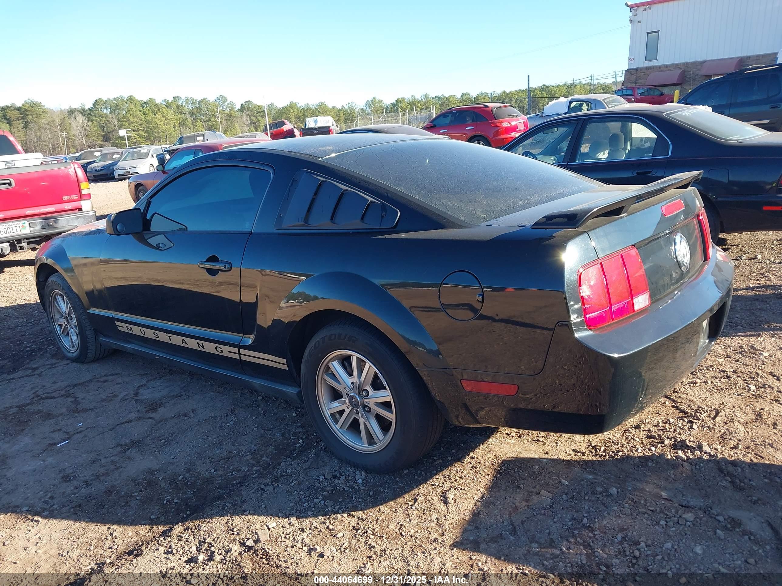 FORD MUSTANG image 3