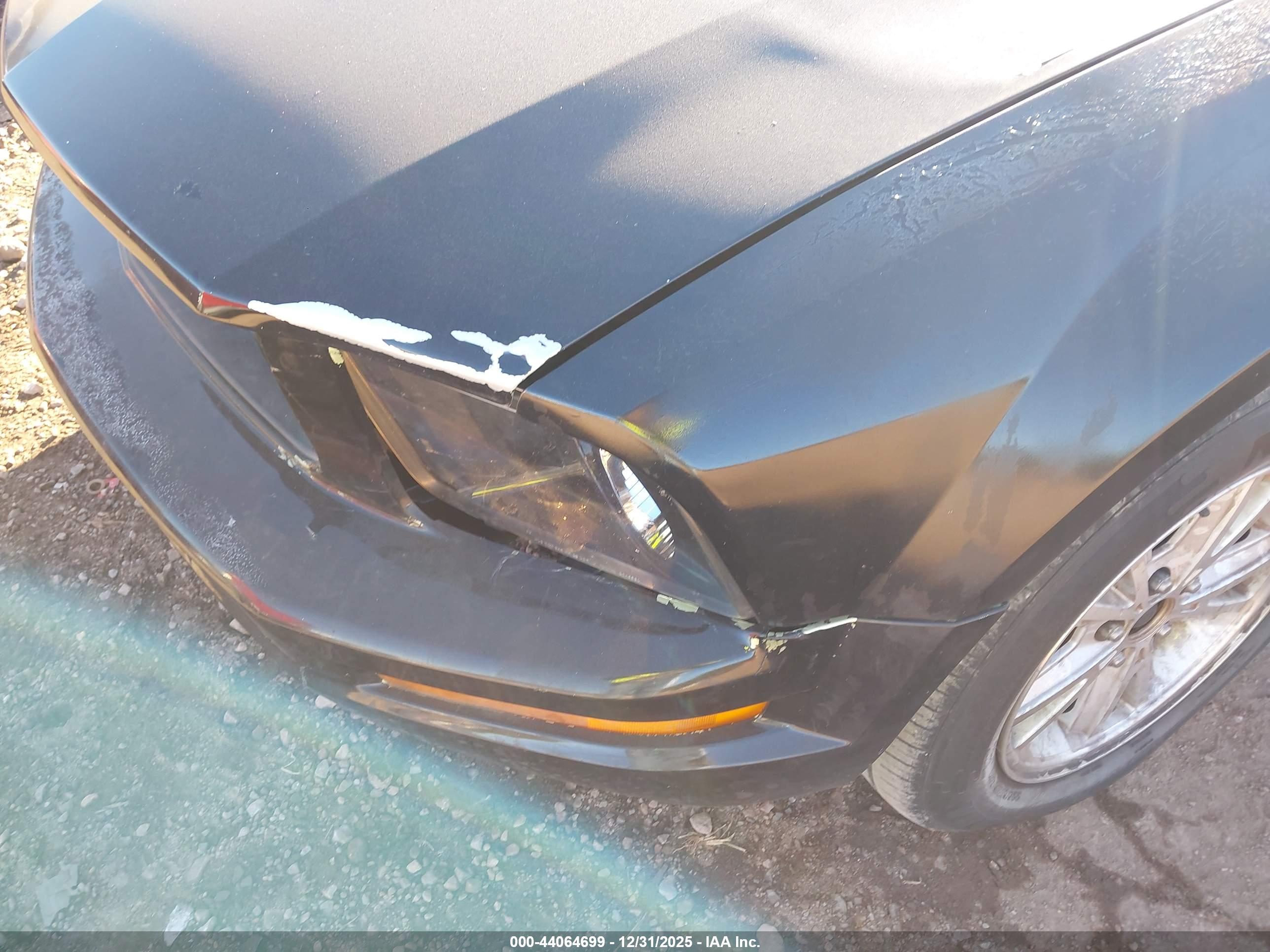 FORD MUSTANG image 6