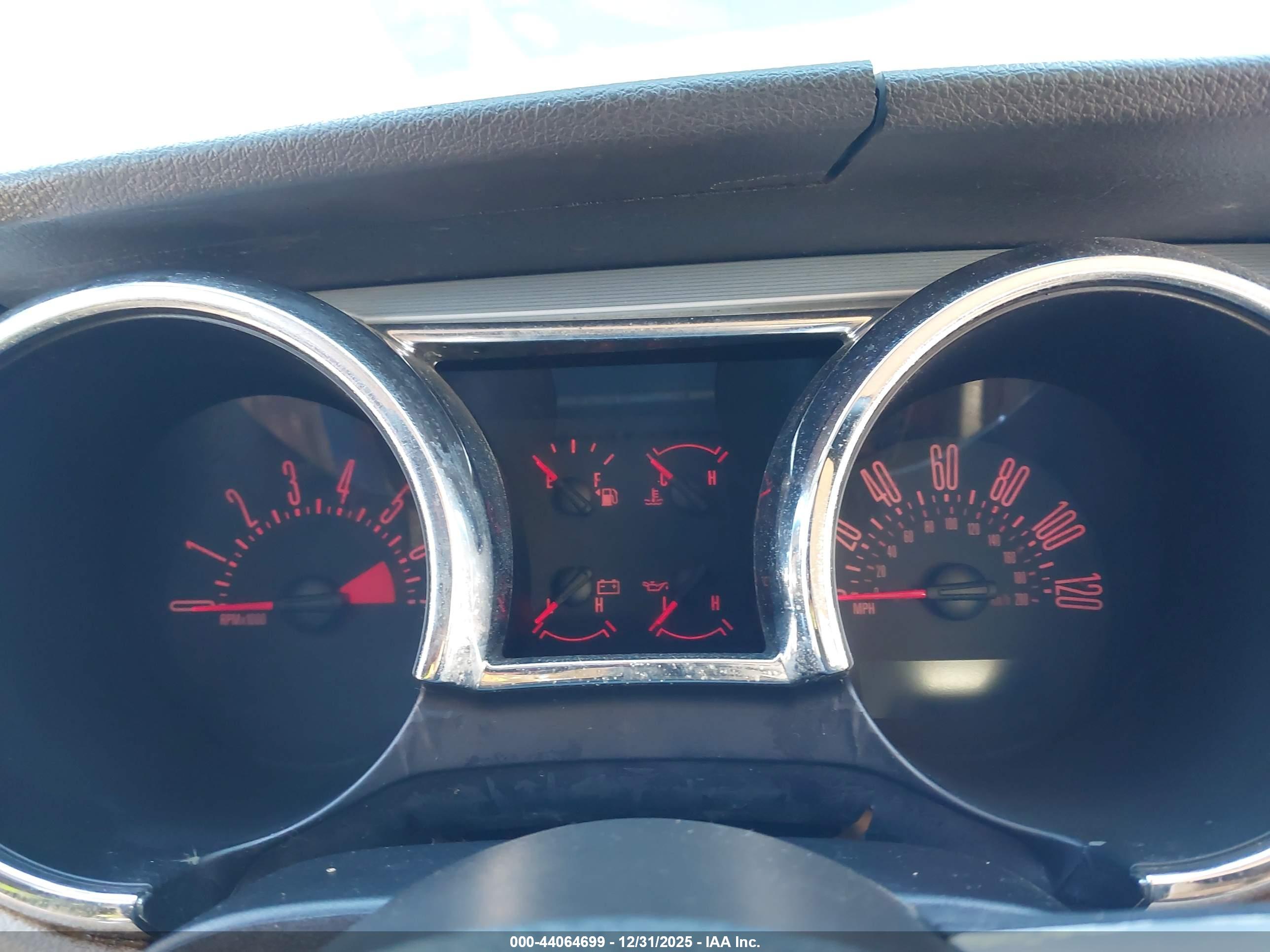 FORD MUSTANG image 7