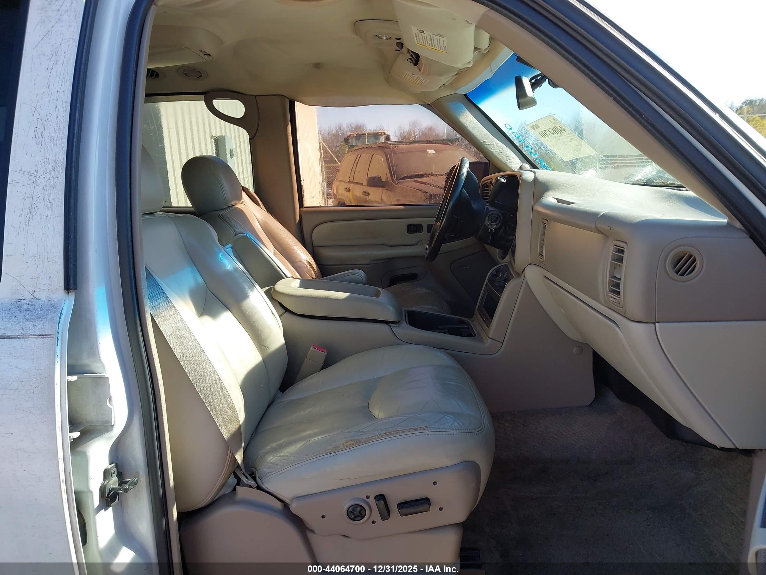 CHEVROLET TAHOE image 5