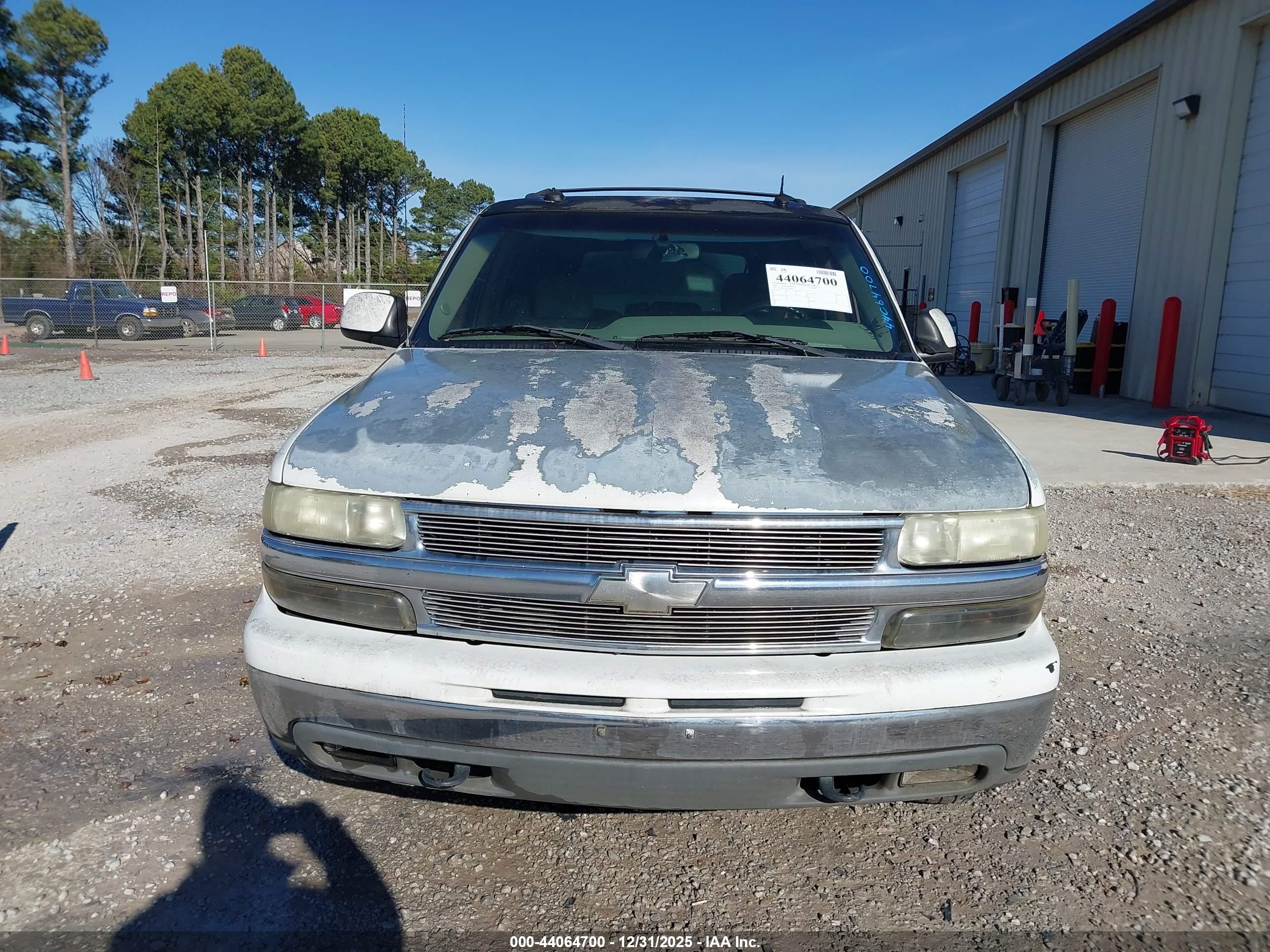 CHEVROLET TAHOE image 6