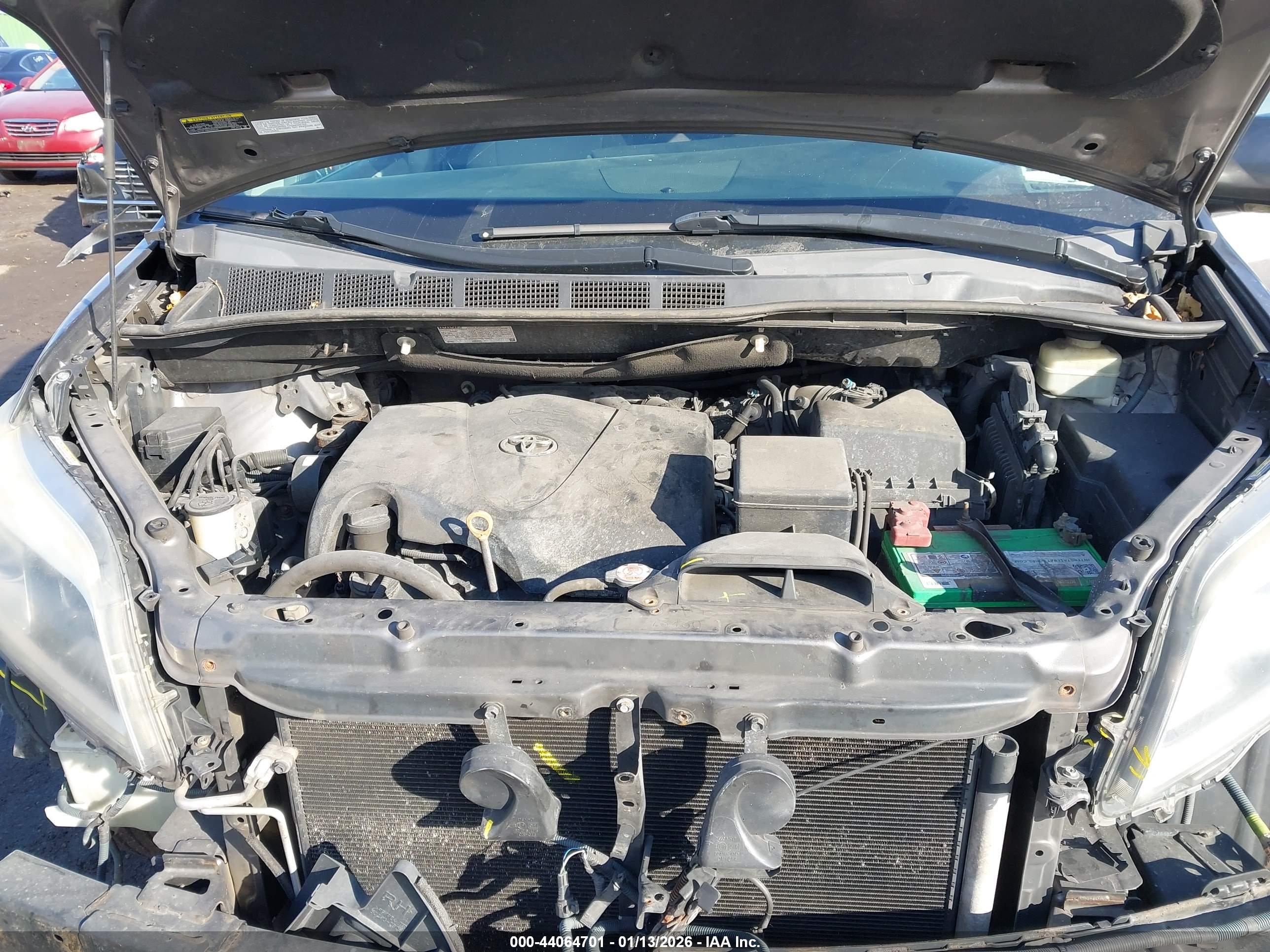 TOYOTA SIENNA image 10