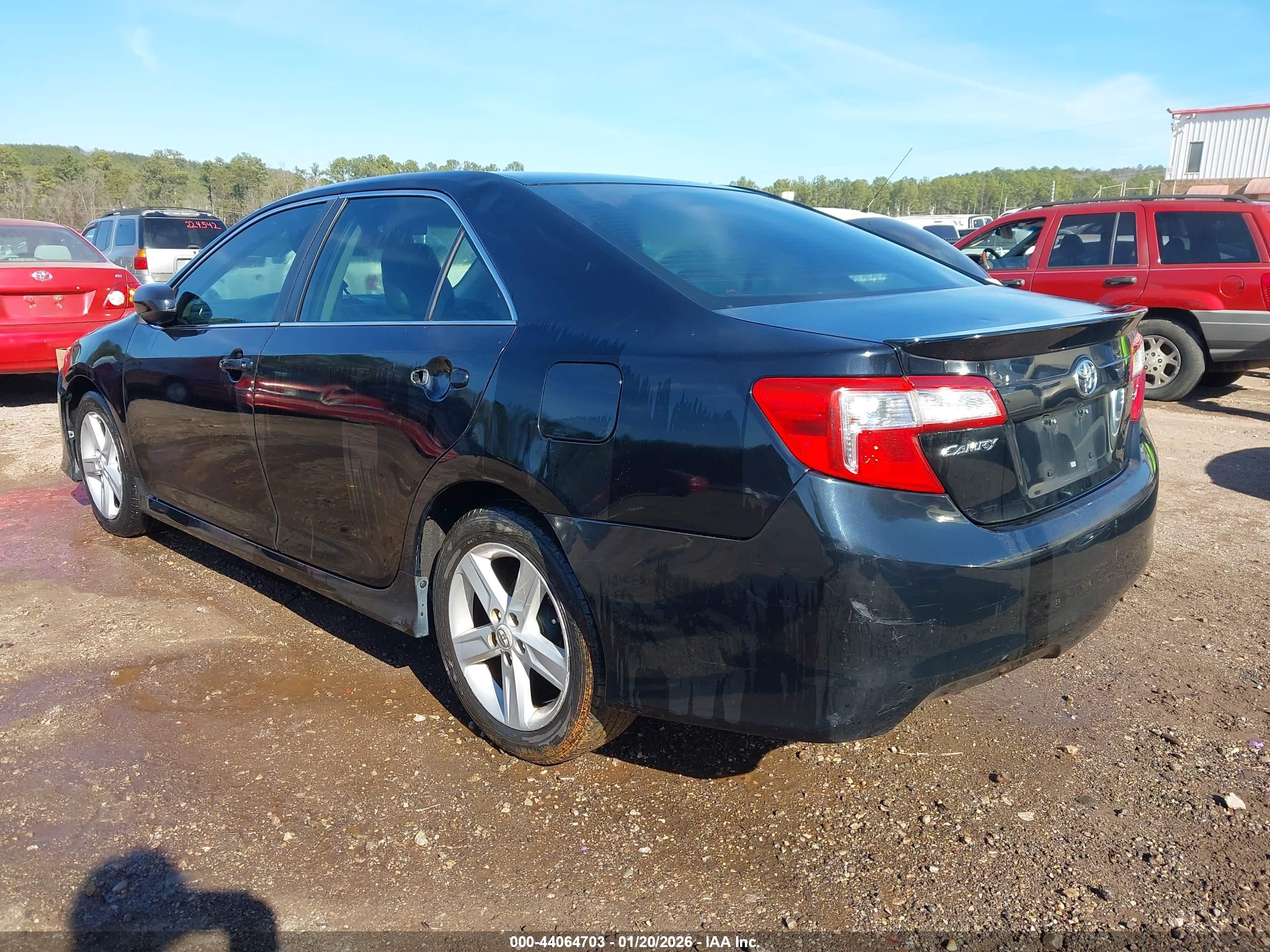 TOYOTA CAMRY image 3