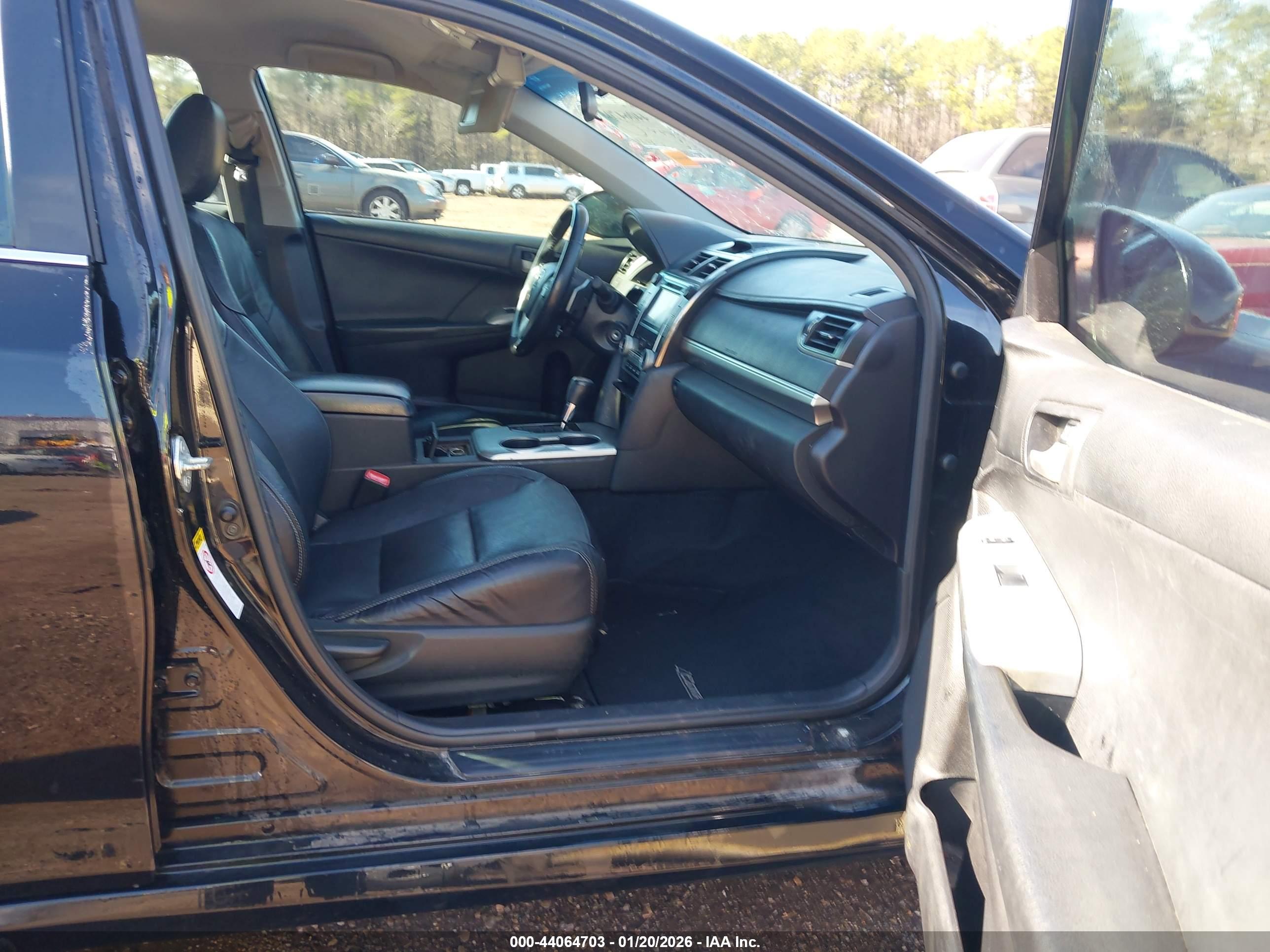 TOYOTA CAMRY image 5