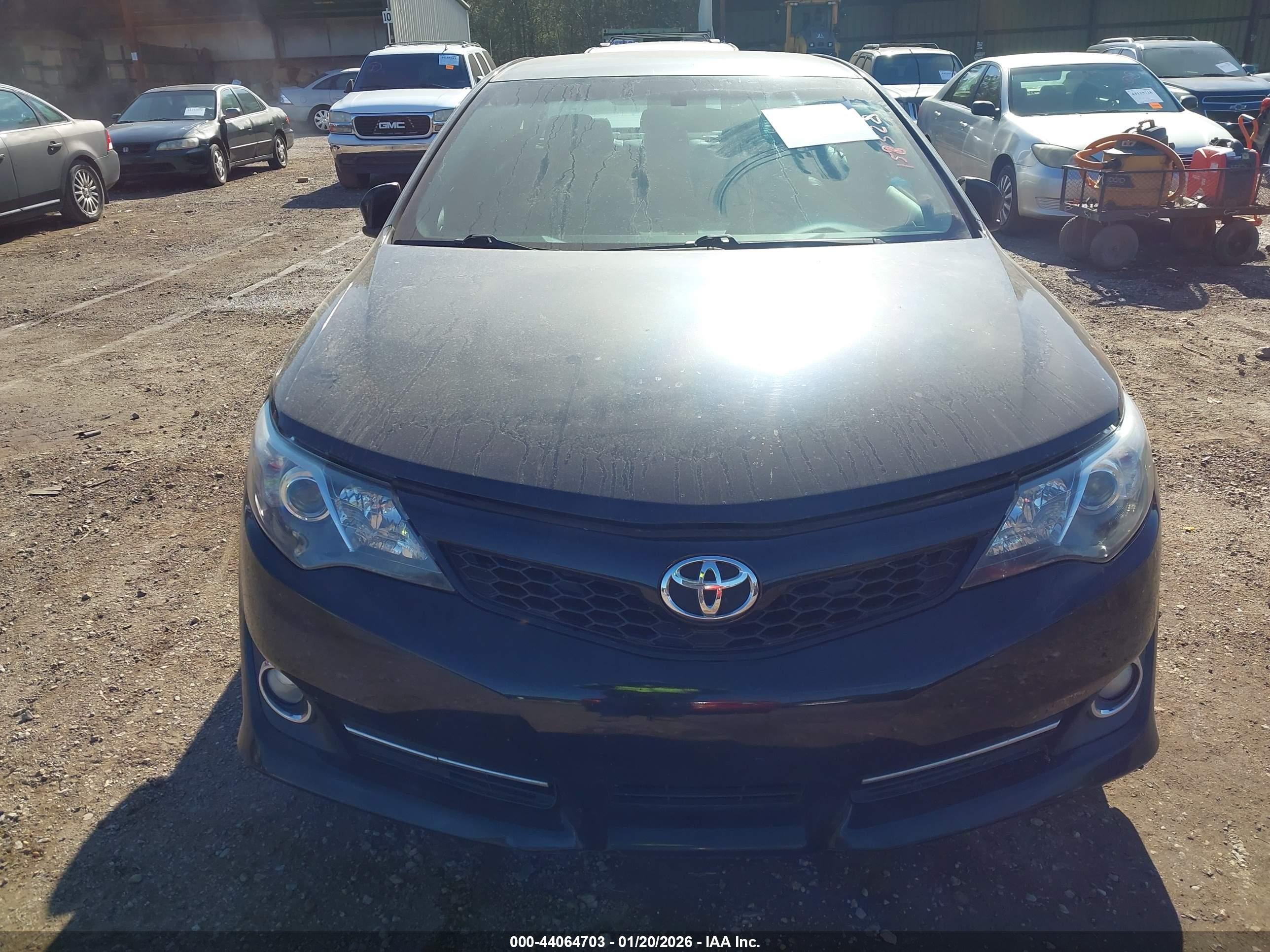 TOYOTA CAMRY image 6