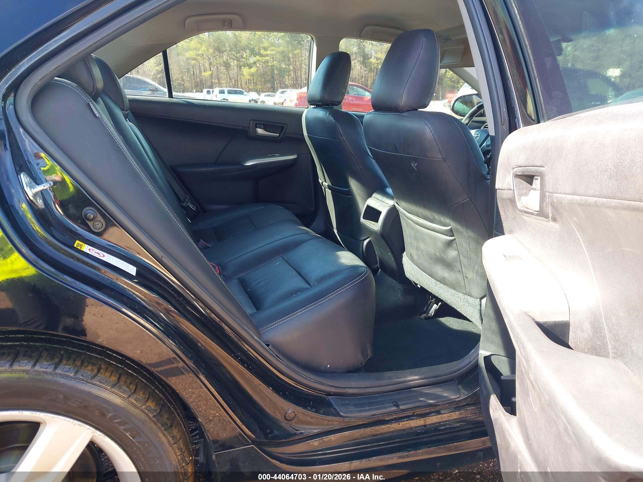 TOYOTA CAMRY image 8