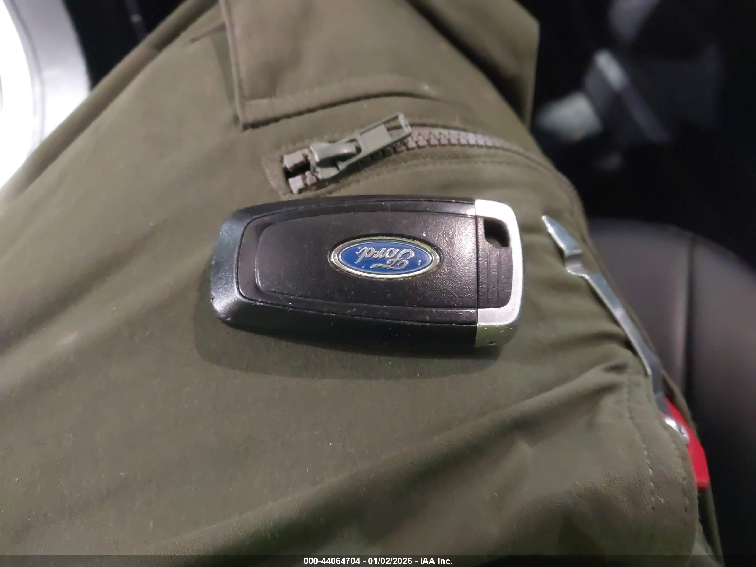 FORD FUSION image 11