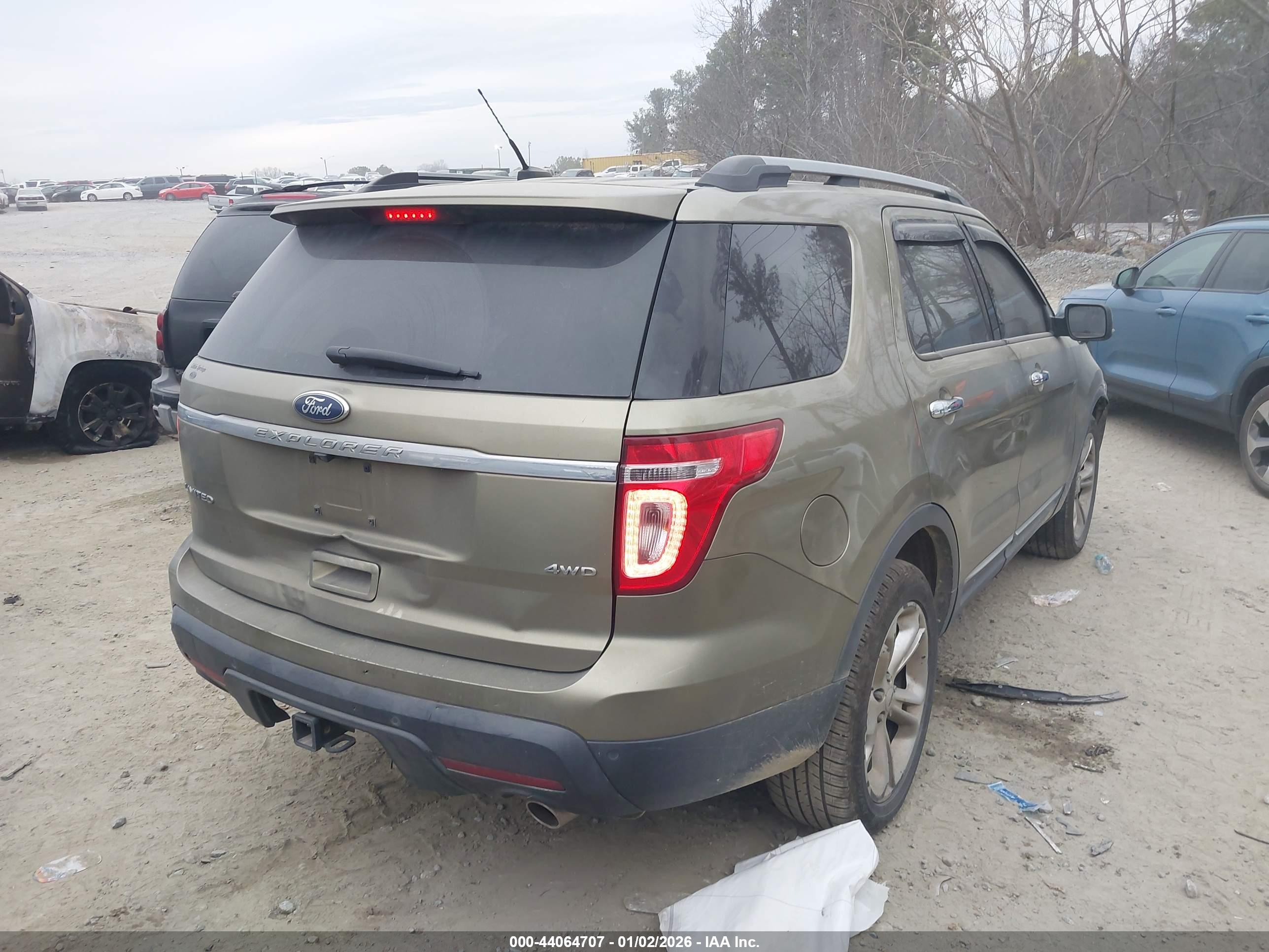 FORD EXPLORER image 4